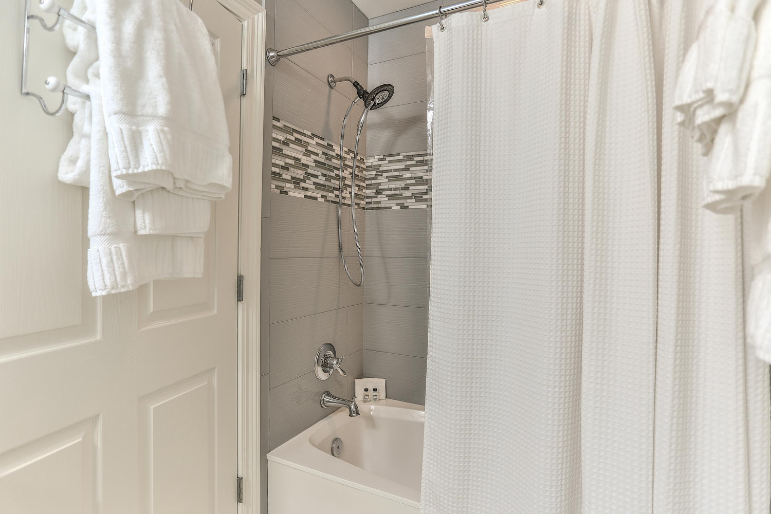 THE LEGACY - Residential