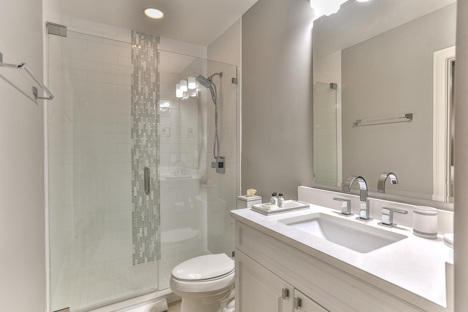 THE LEGACY - Residential