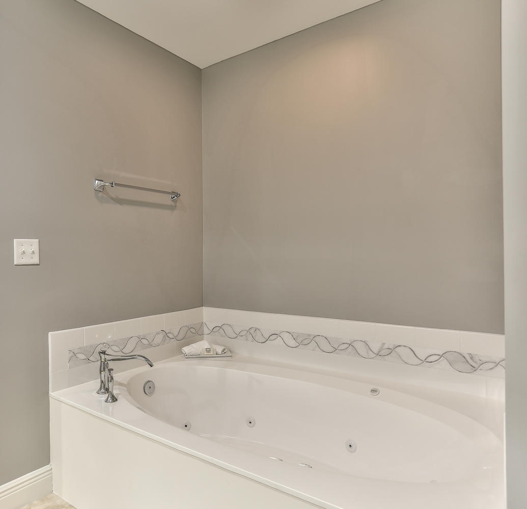 THE LEGACY - Residential