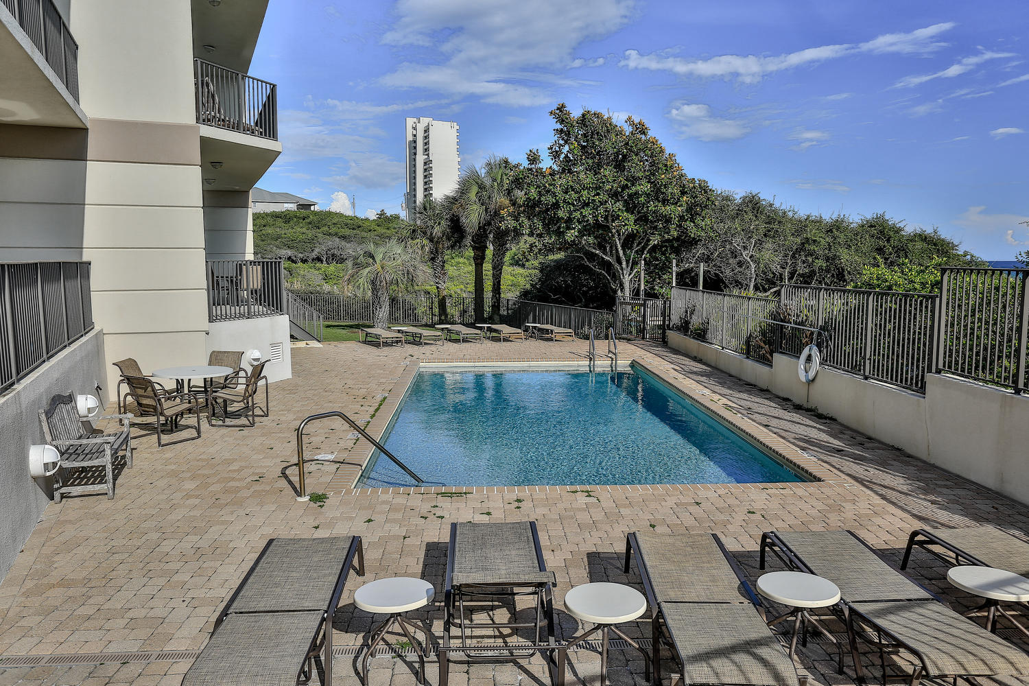 THE LEGACY - Residential