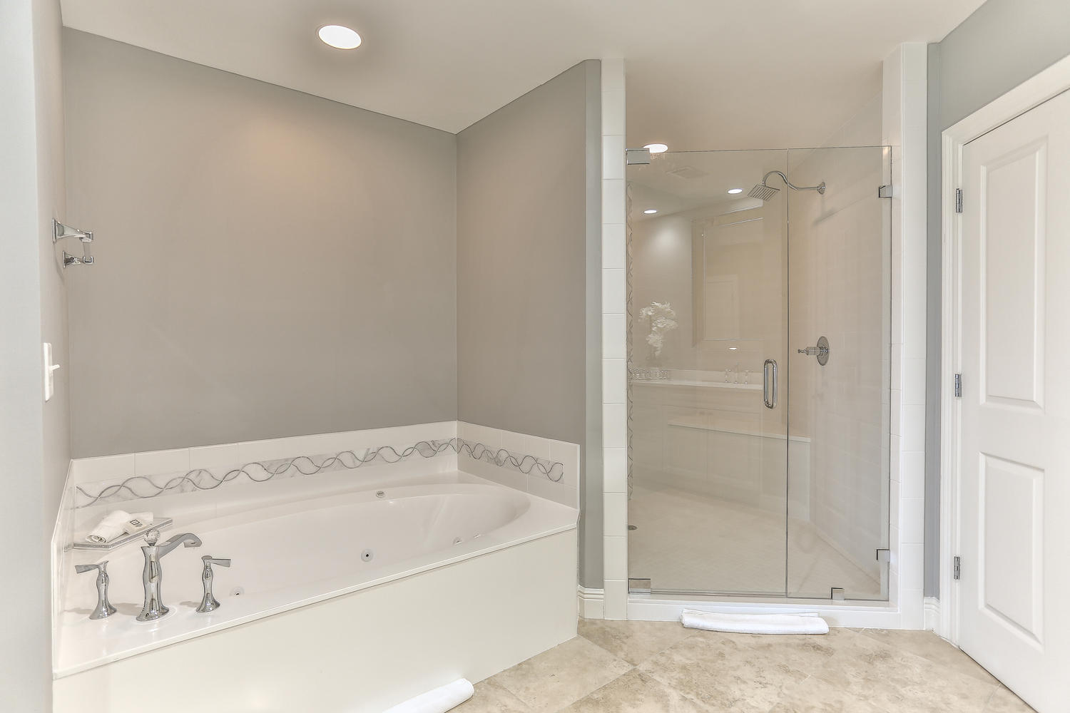 THE LEGACY - Residential