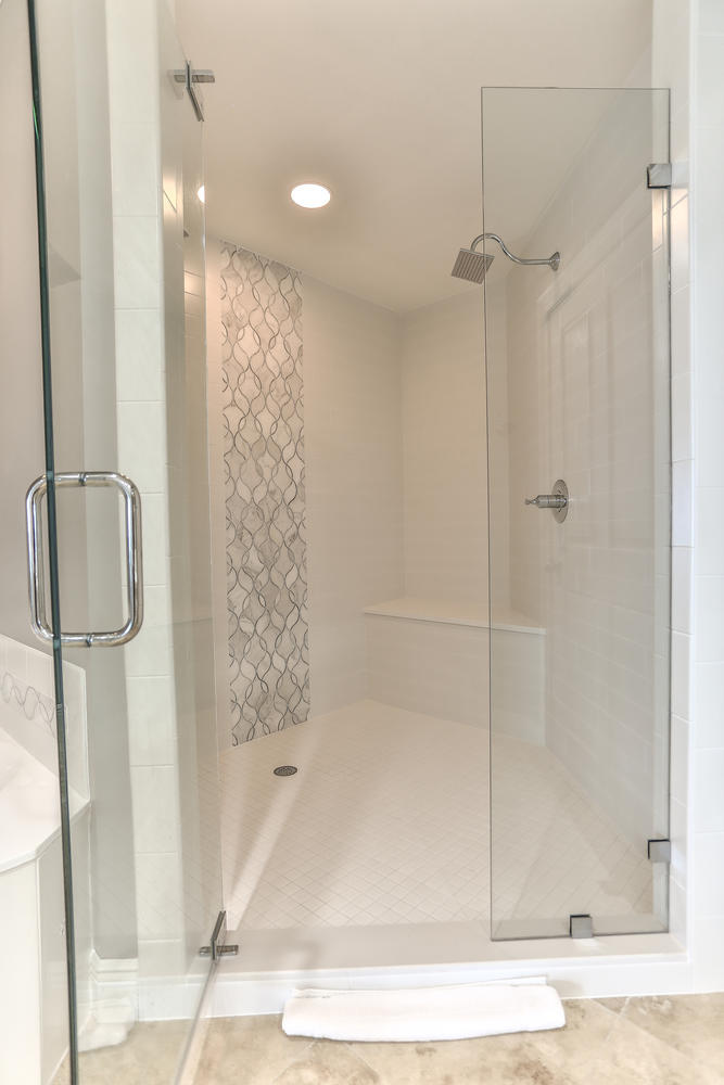 THE LEGACY - Residential