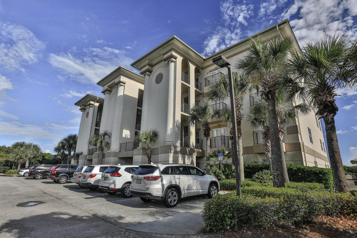 THE LEGACY - Residential