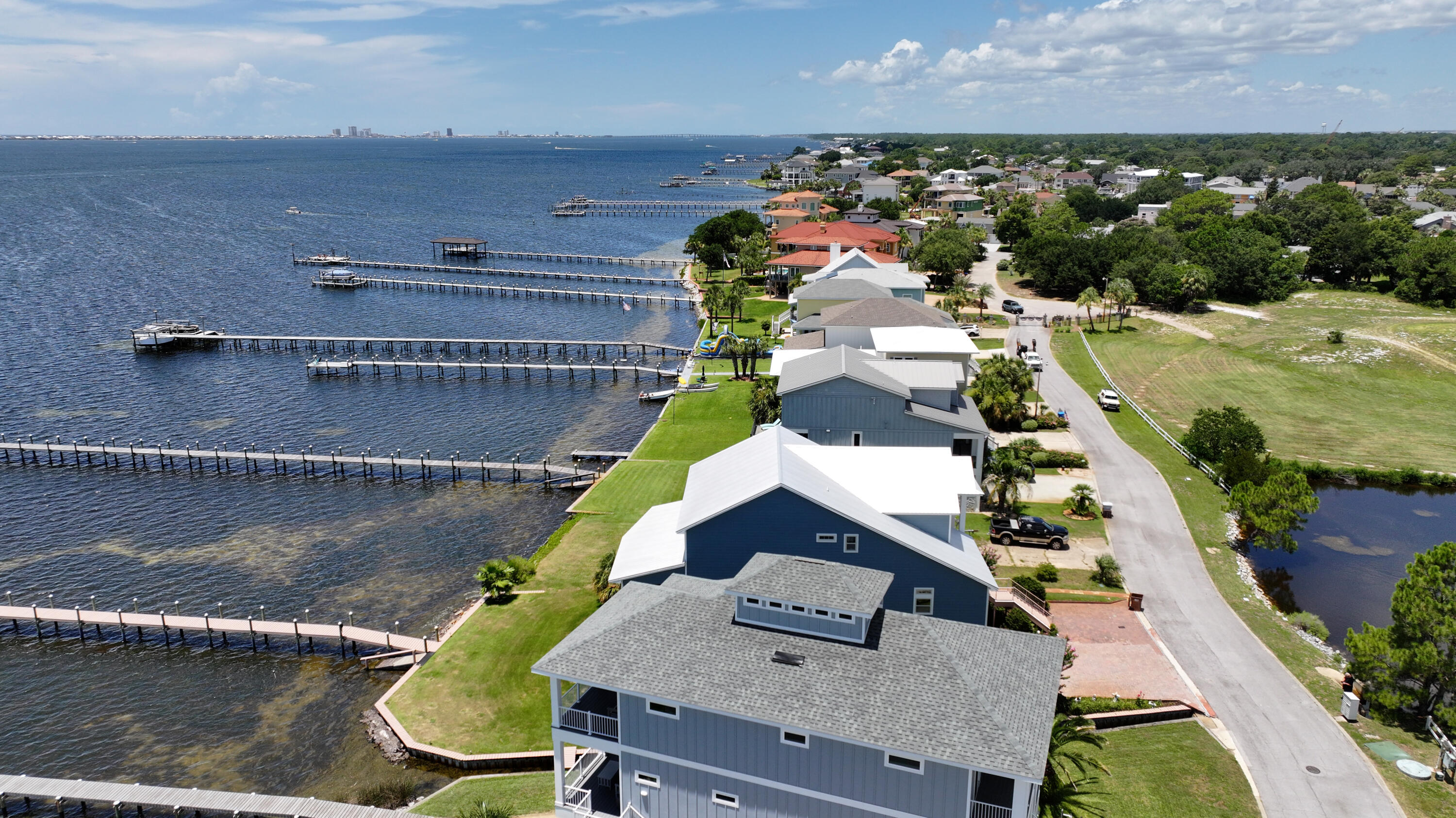 SEA SHADOW - Residential
