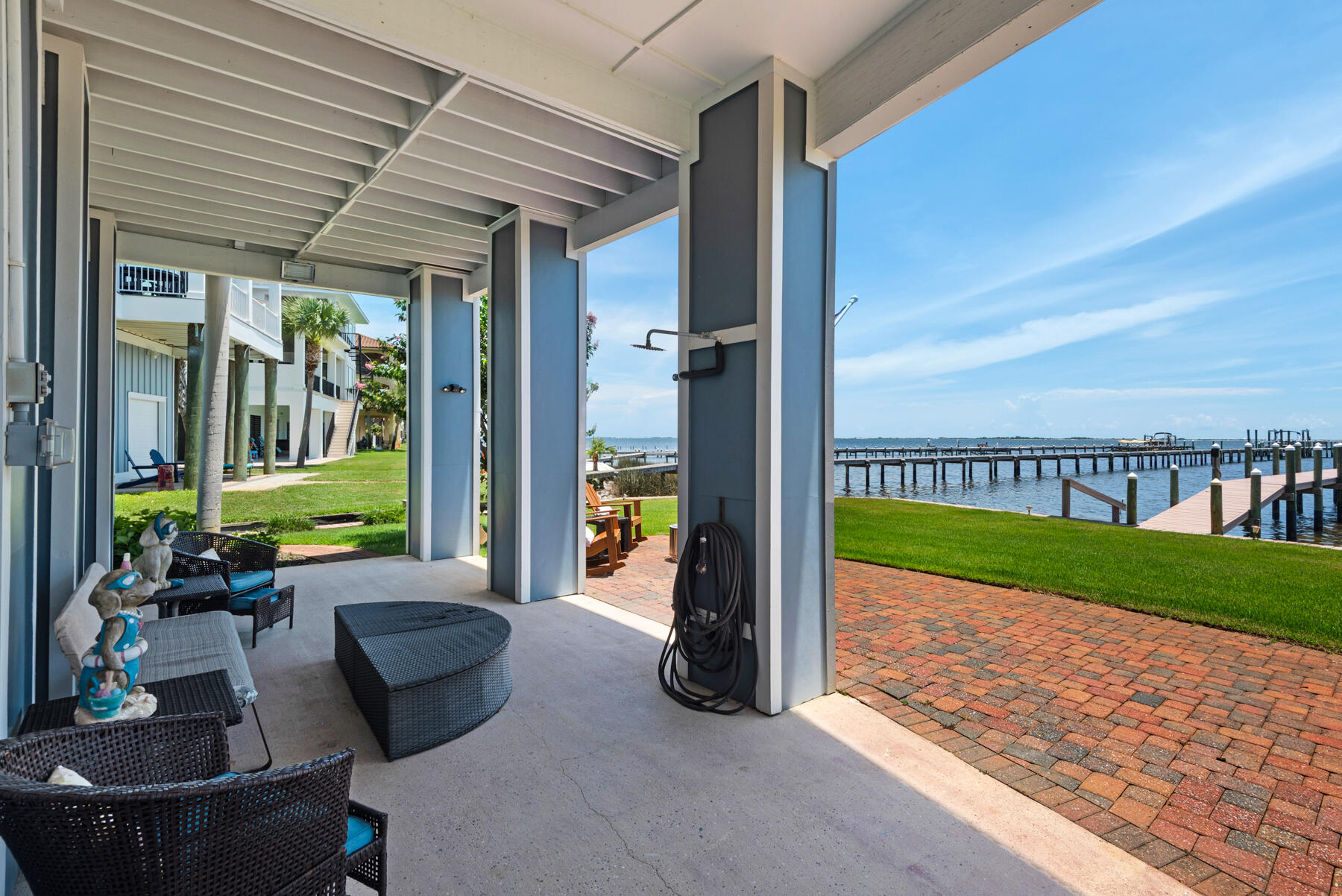 SEA SHADOW - Residential