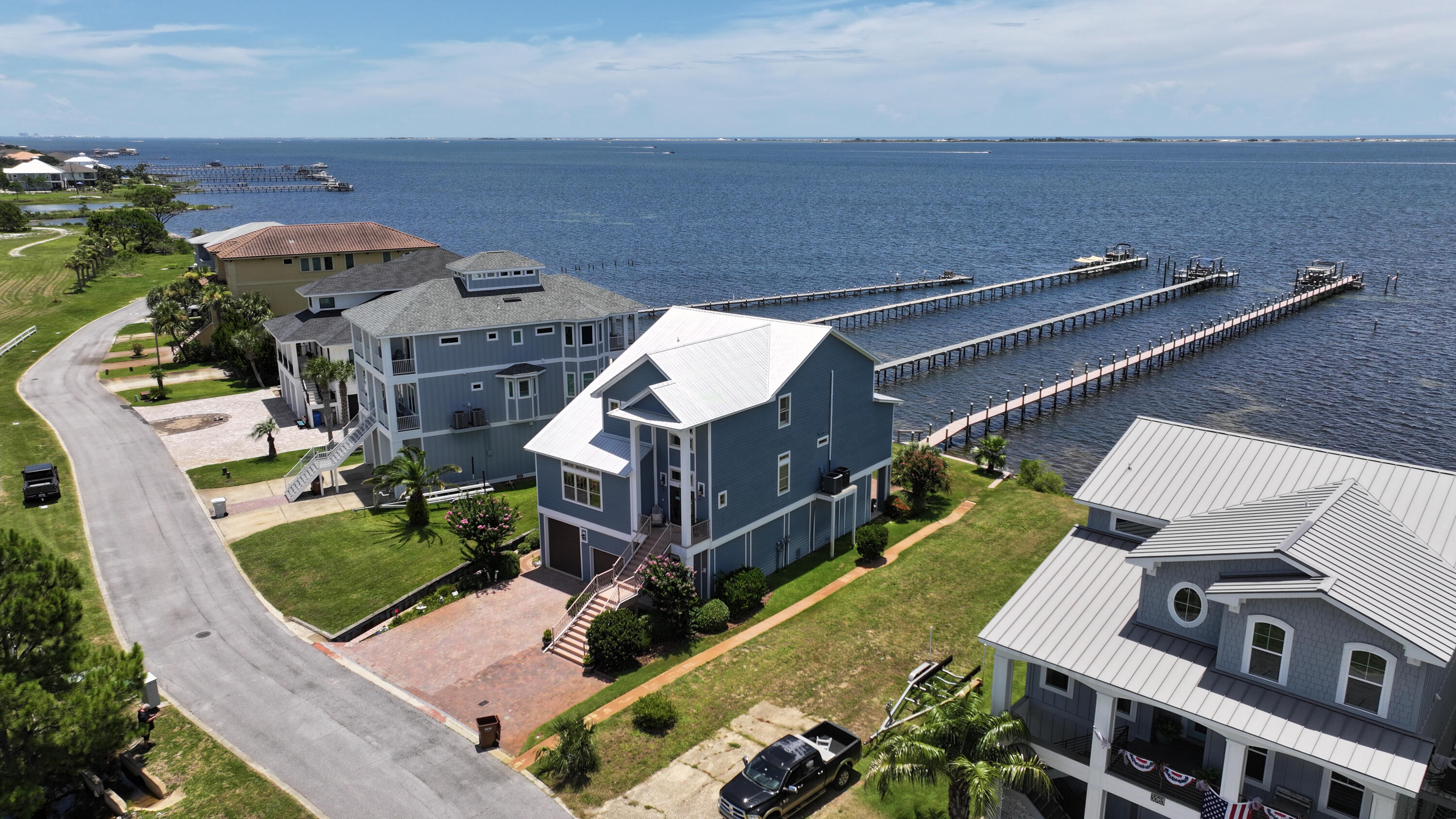 SEA SHADOW - Residential