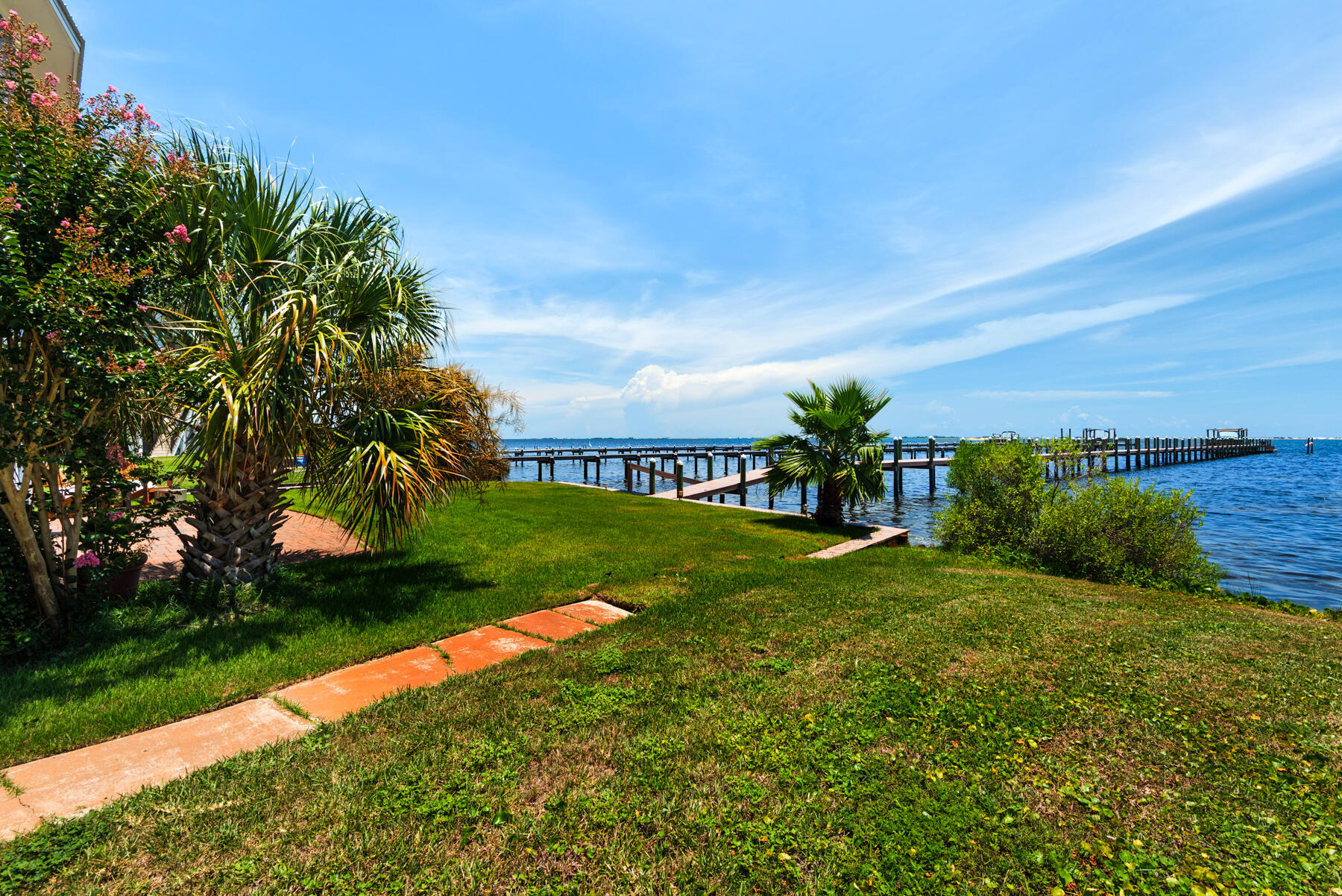 SEA SHADOW - Residential