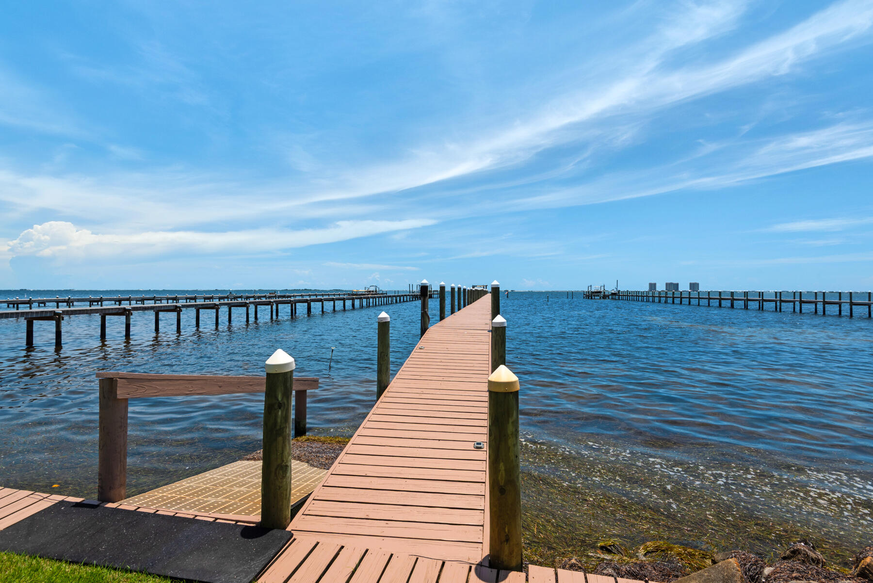 SEA SHADOW - Residential