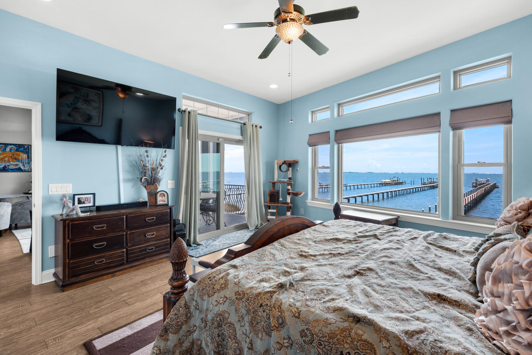SEA SHADOW - Residential