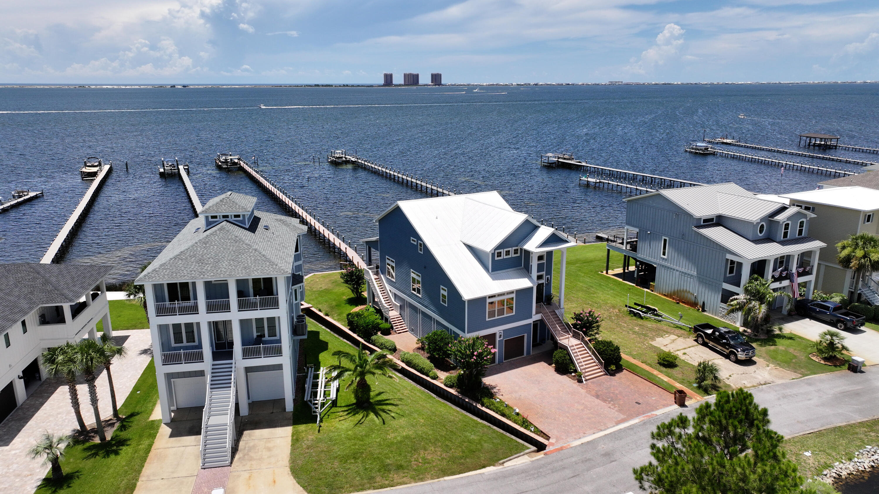 SEA SHADOW - Residential