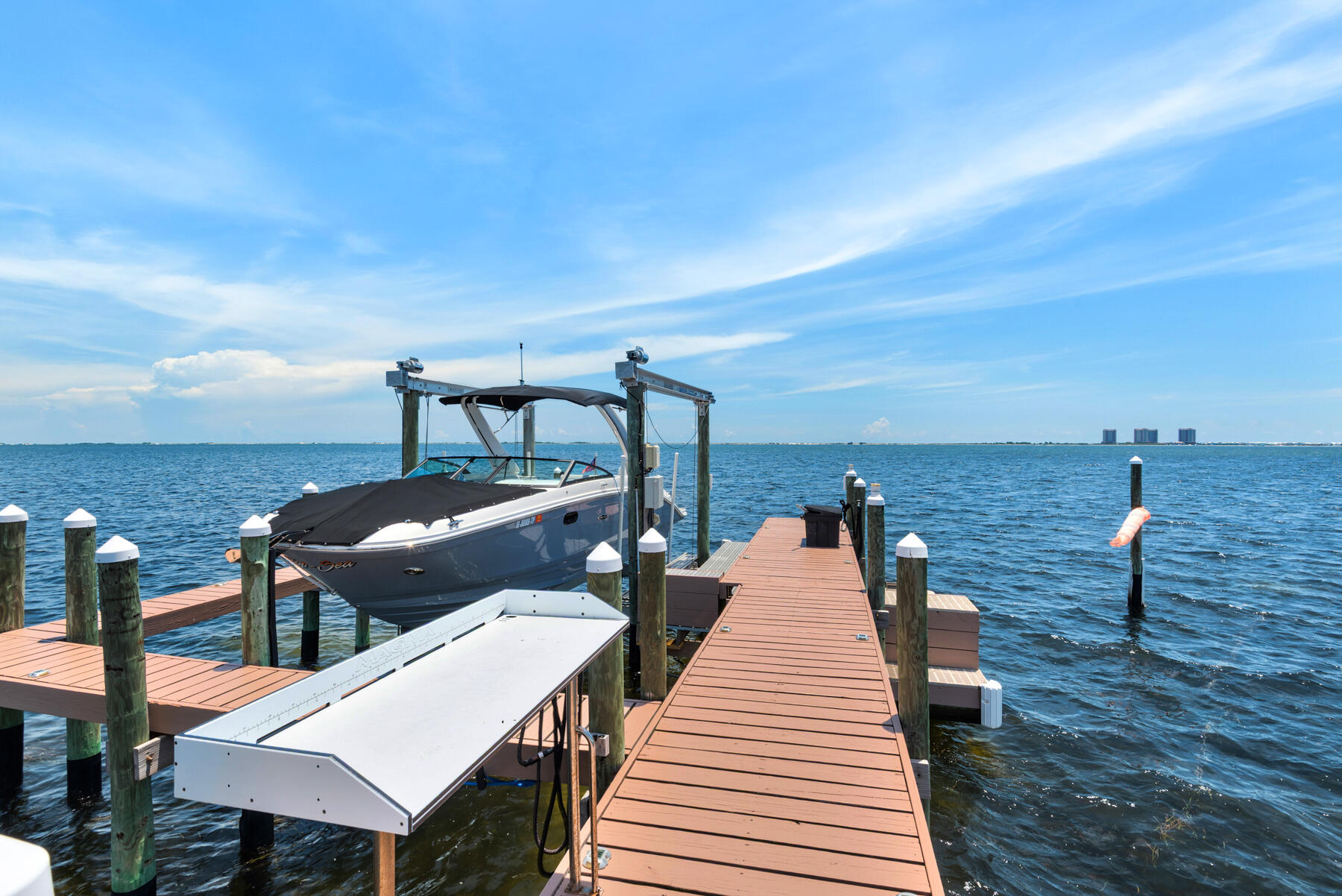 SEA SHADOW - Residential