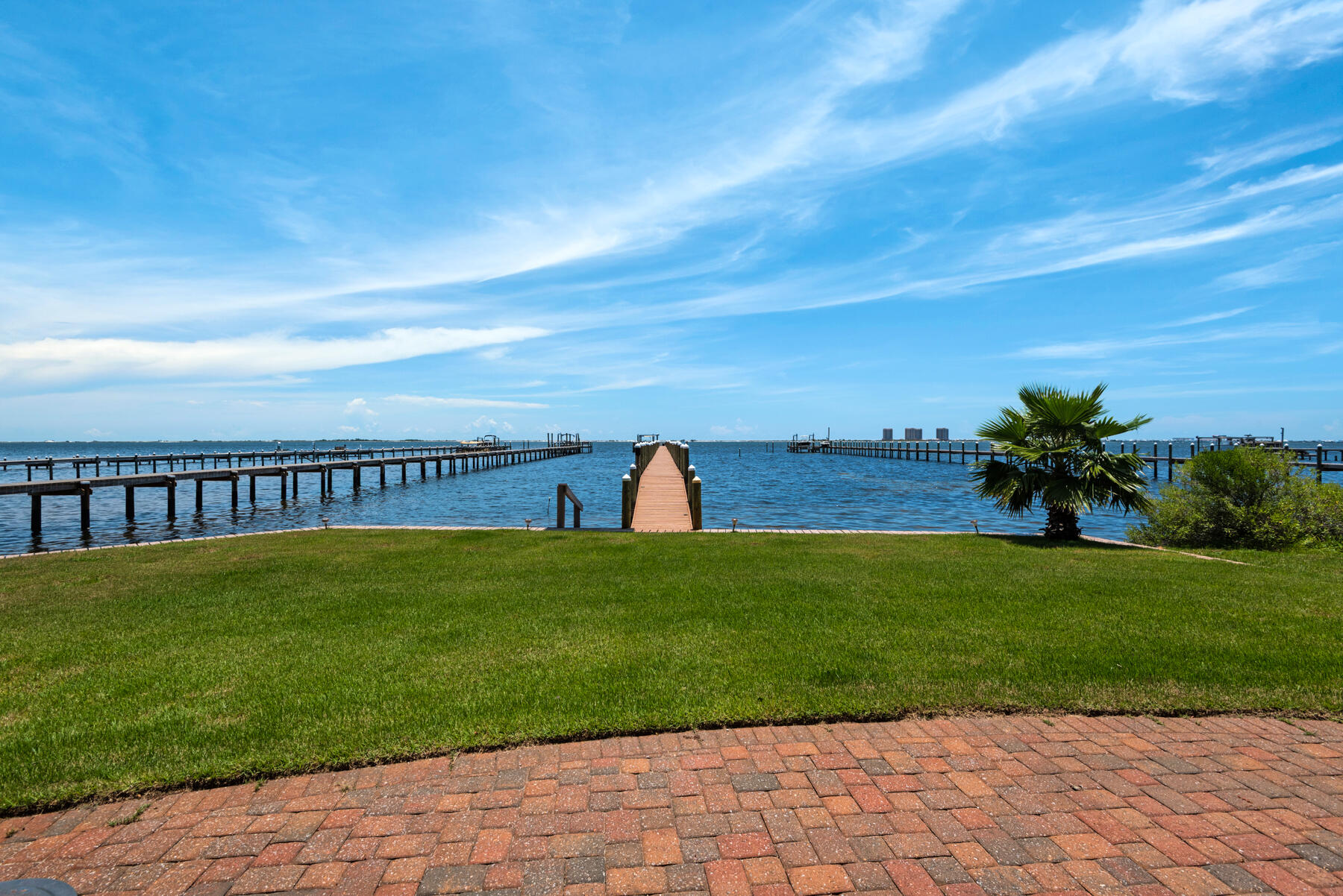 SEA SHADOW - Residential