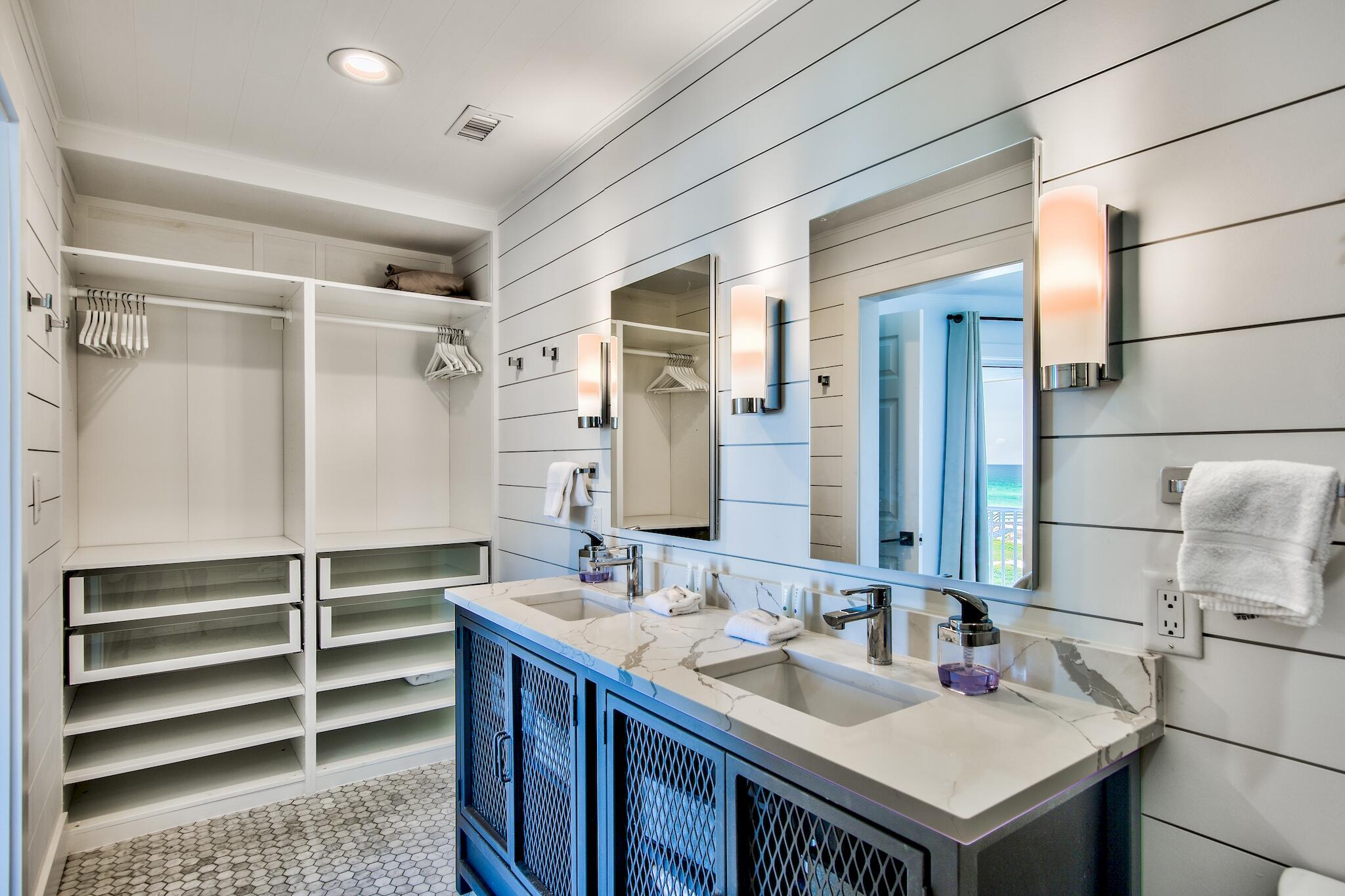 BEACHSIDE VILLAS CONDO - Residential