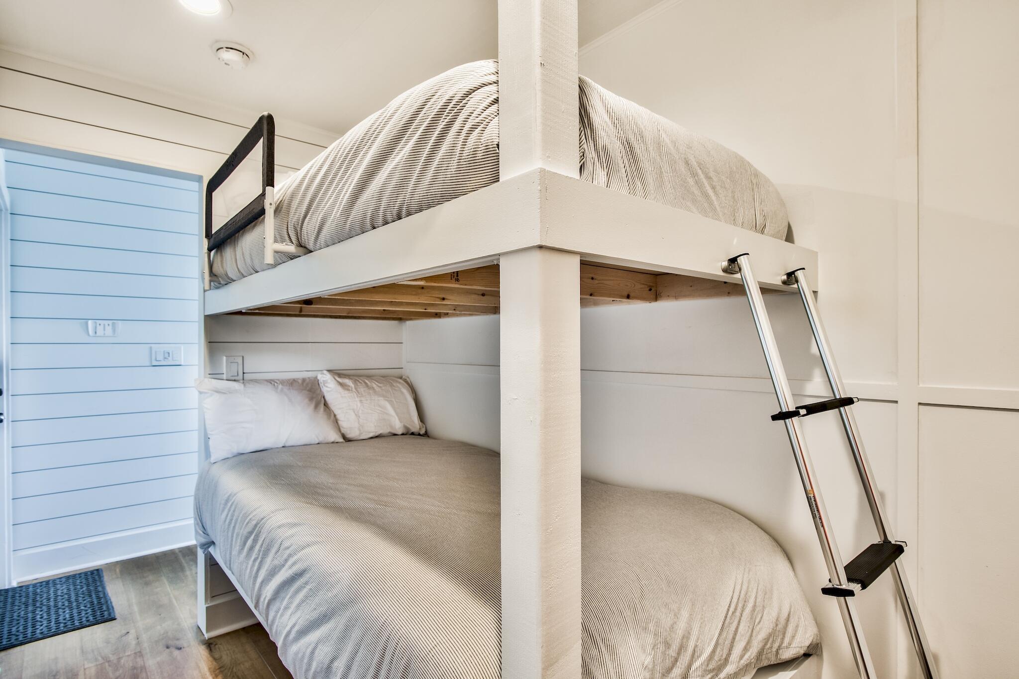 BEACHSIDE VILLAS CONDO - Residential