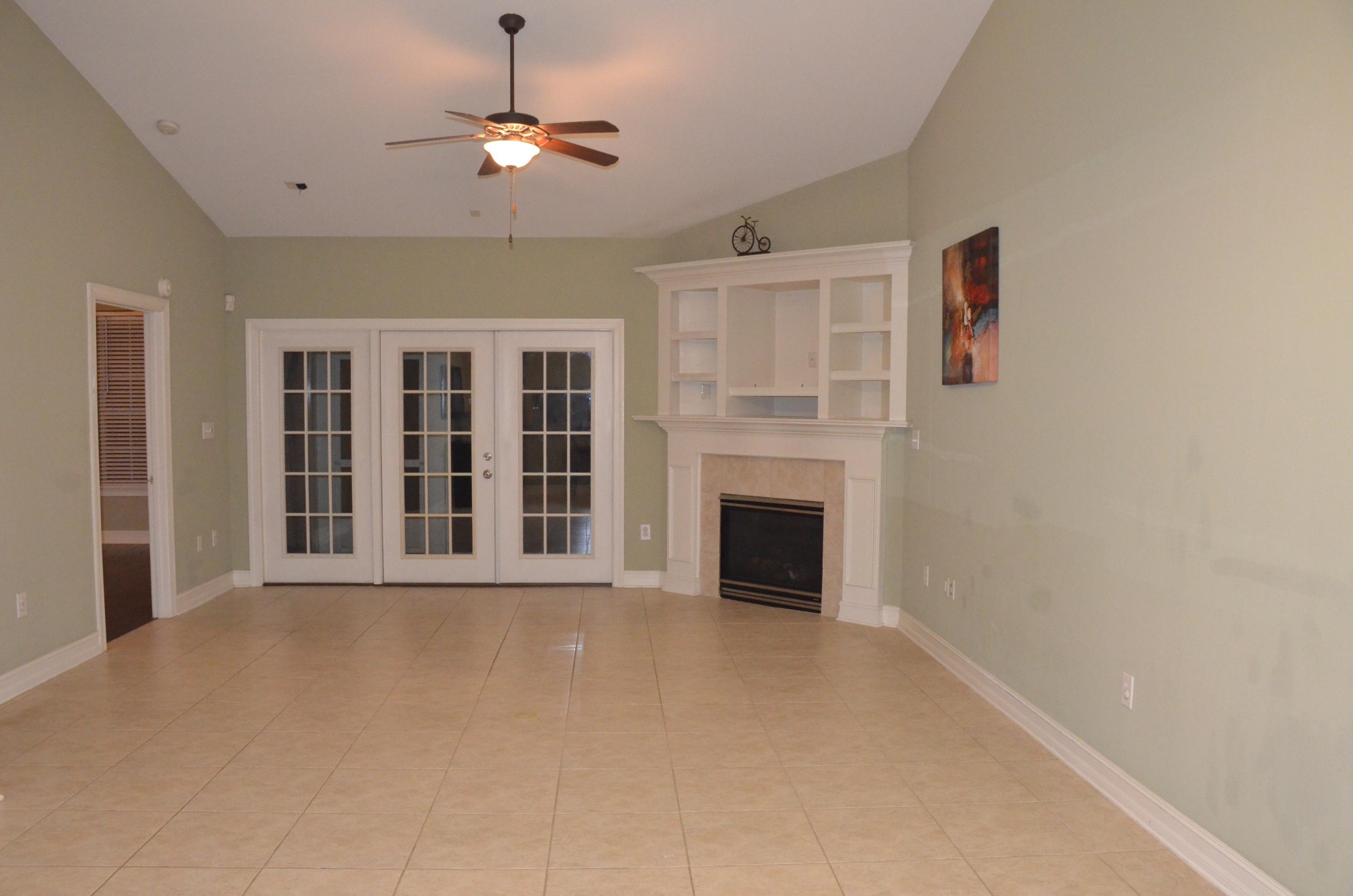 DIAMOND LAKES - Residential