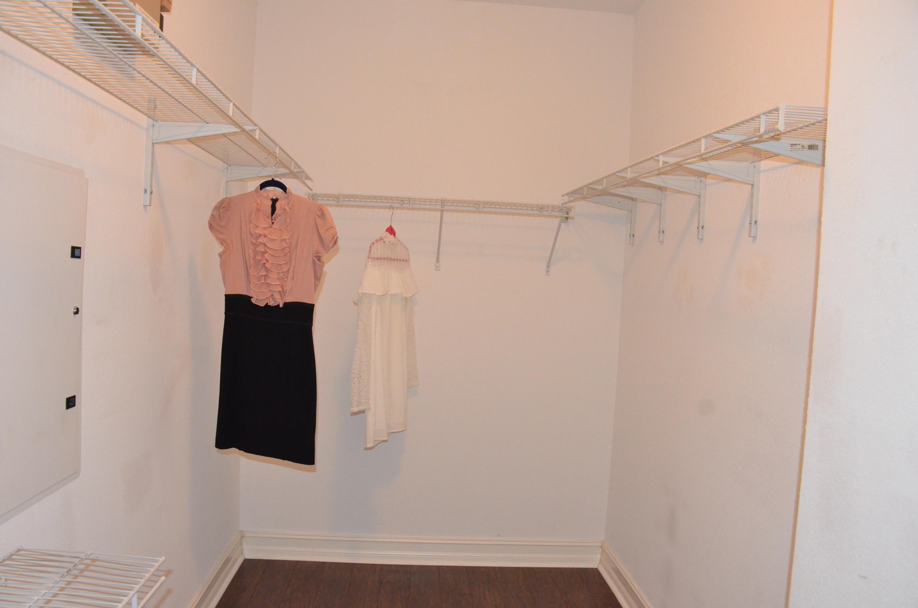 DIAMOND LAKES - Residential