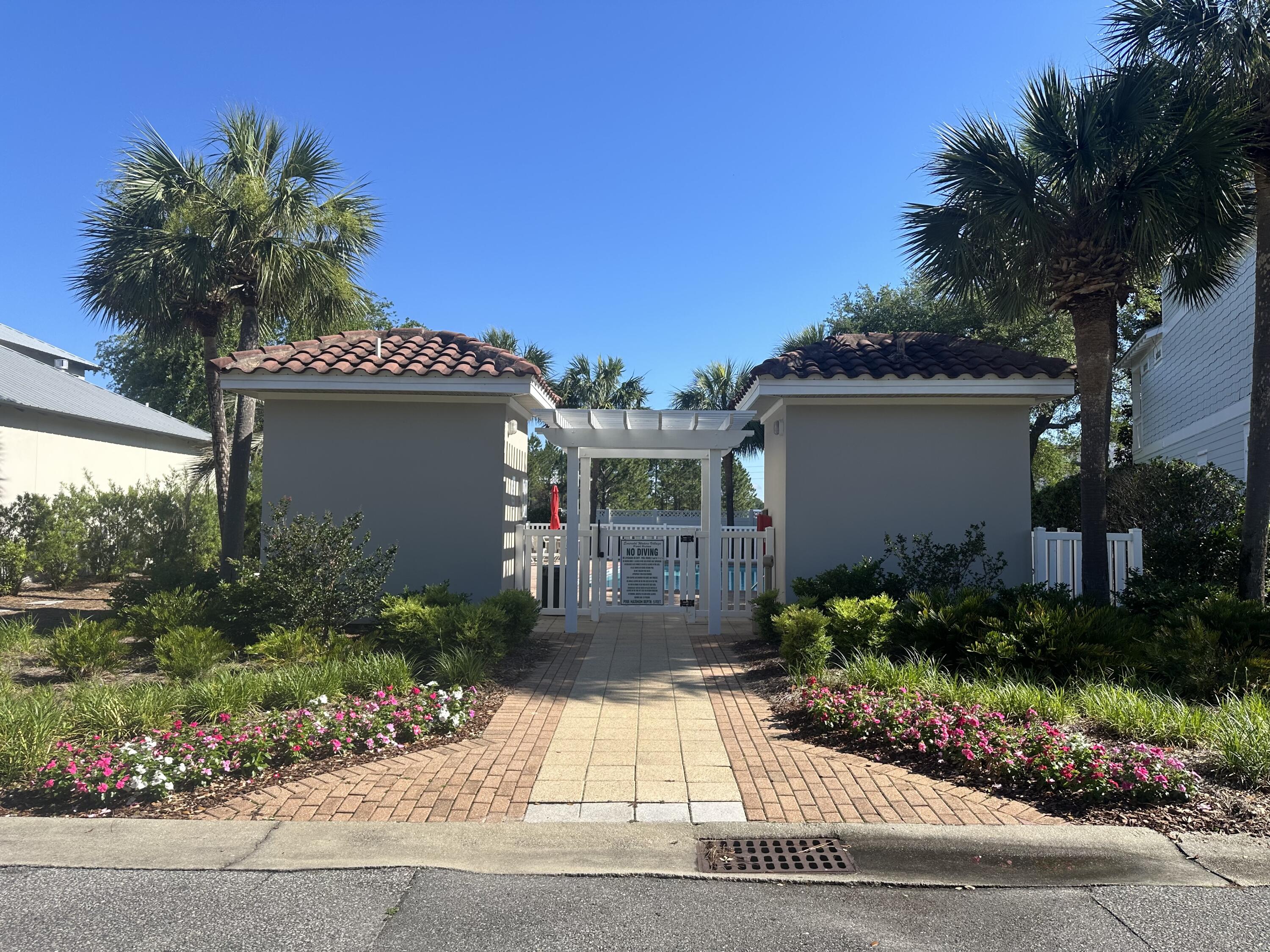 EMERALD WATERS VILLAGE - Land
