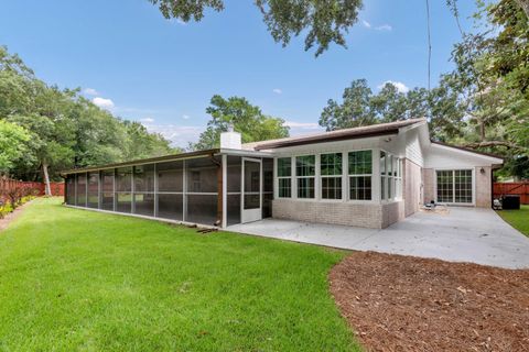 A home in Niceville