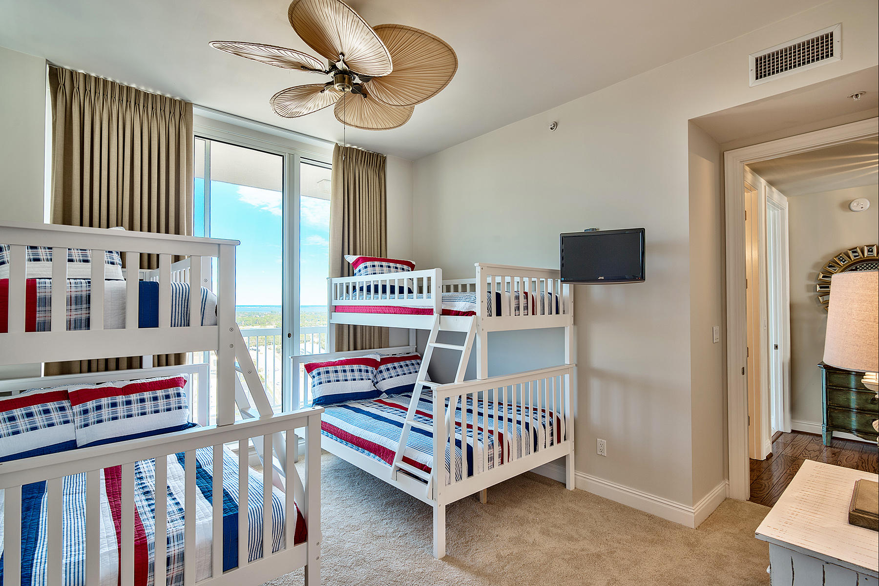 SILVER BEACH TOWERS - Residential