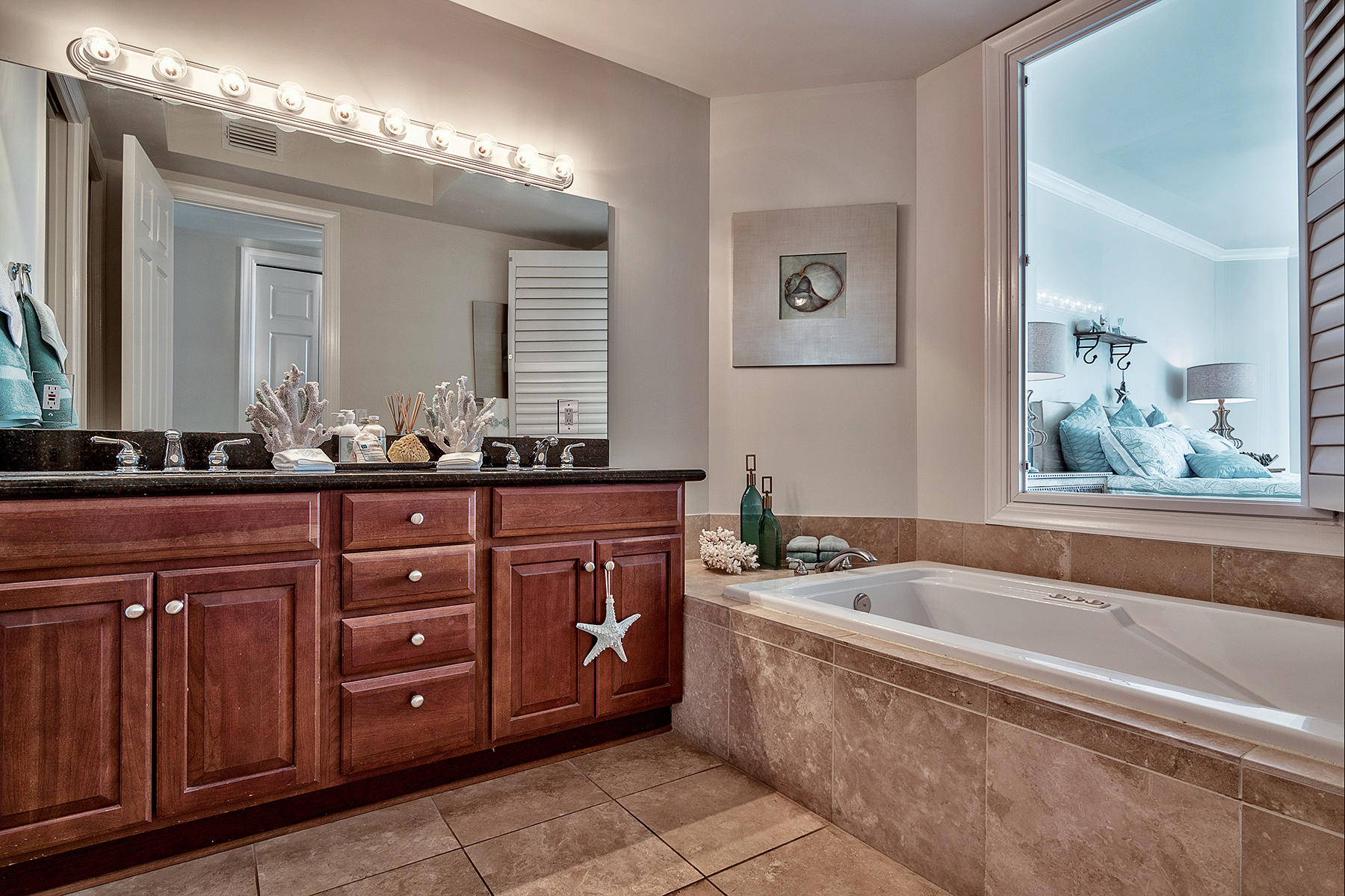 SILVER BEACH TOWERS - Residential