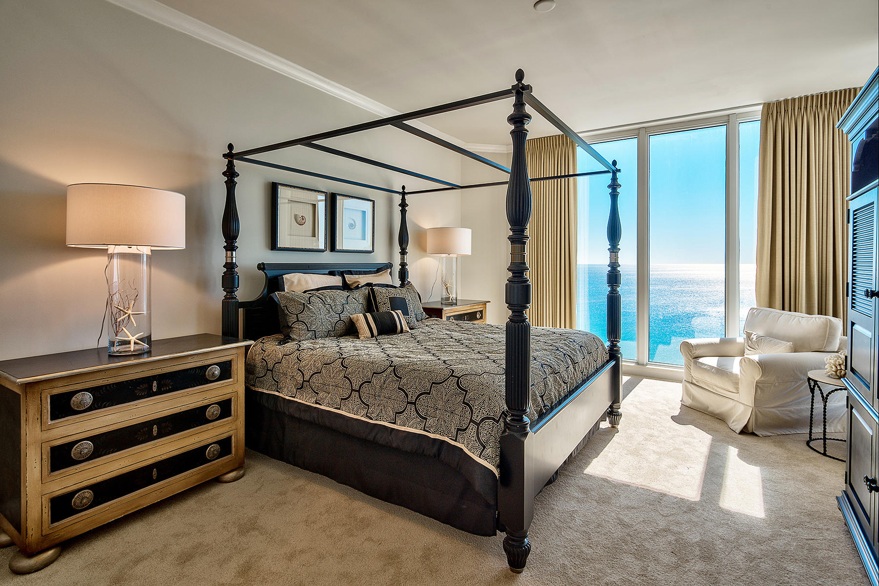 SILVER BEACH TOWERS - Residential