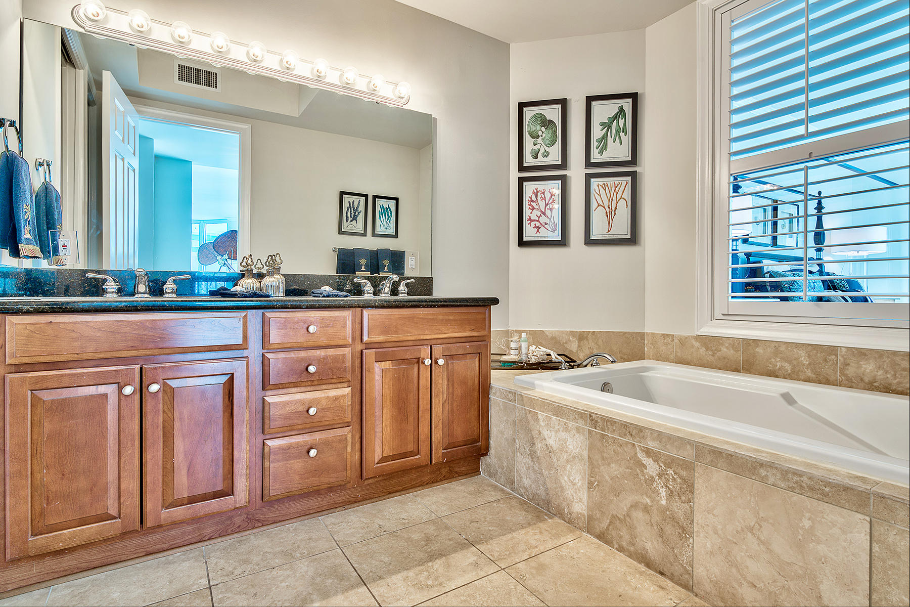 SILVER BEACH TOWERS - Residential