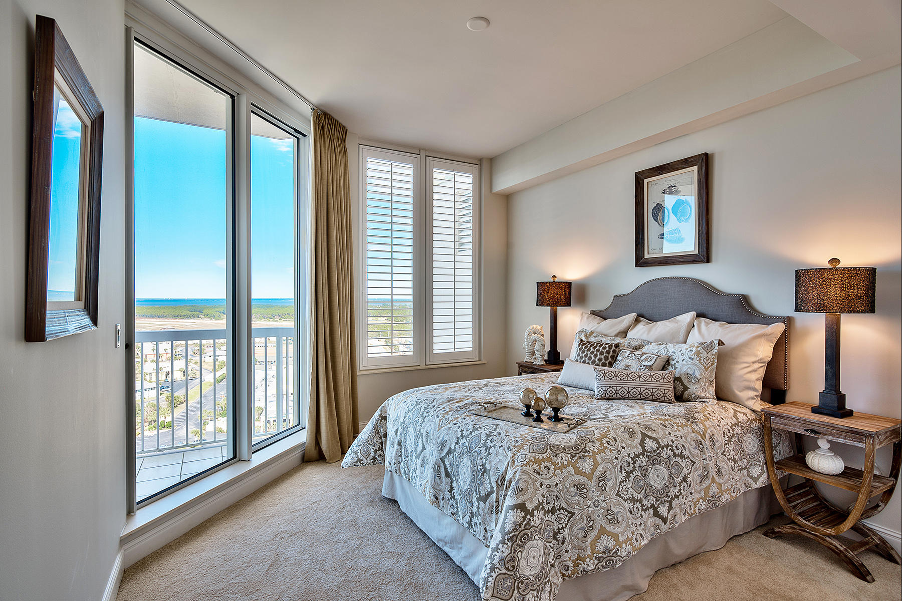 SILVER BEACH TOWERS - Residential