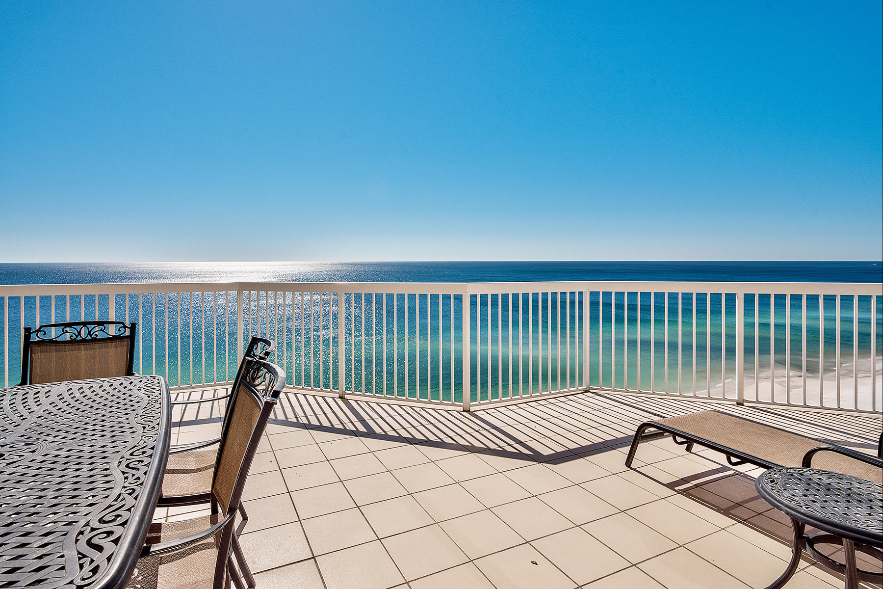 SILVER BEACH TOWERS - Residential