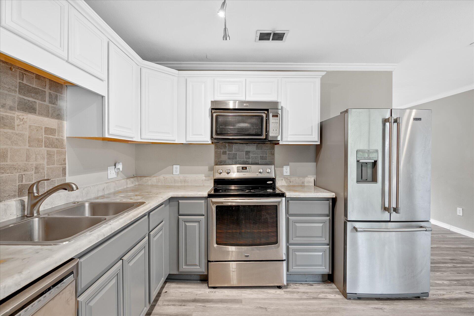 BROOK MEADOWS - Residential