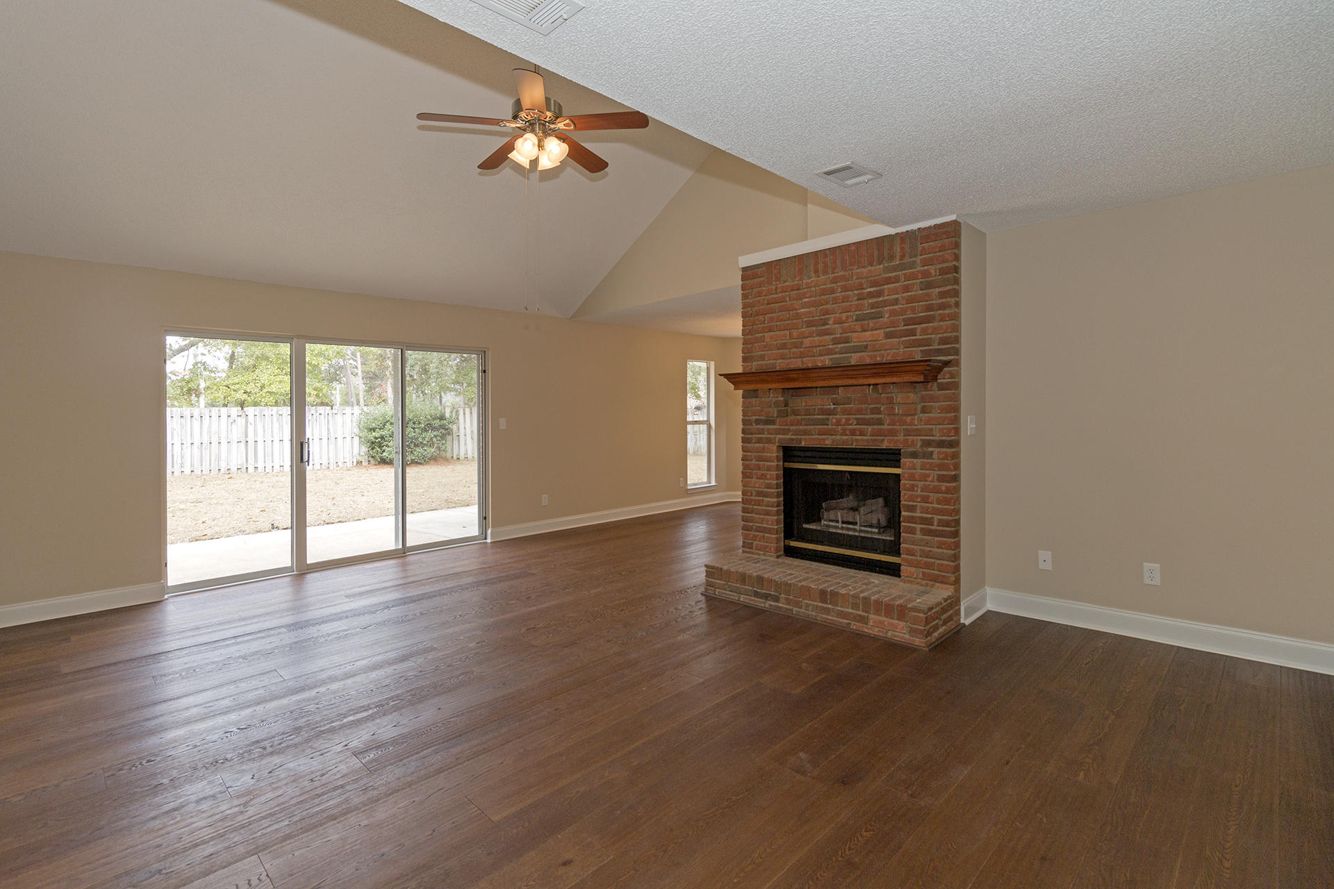 PARKWOOD LANE BLUEWATER BAY - Residential