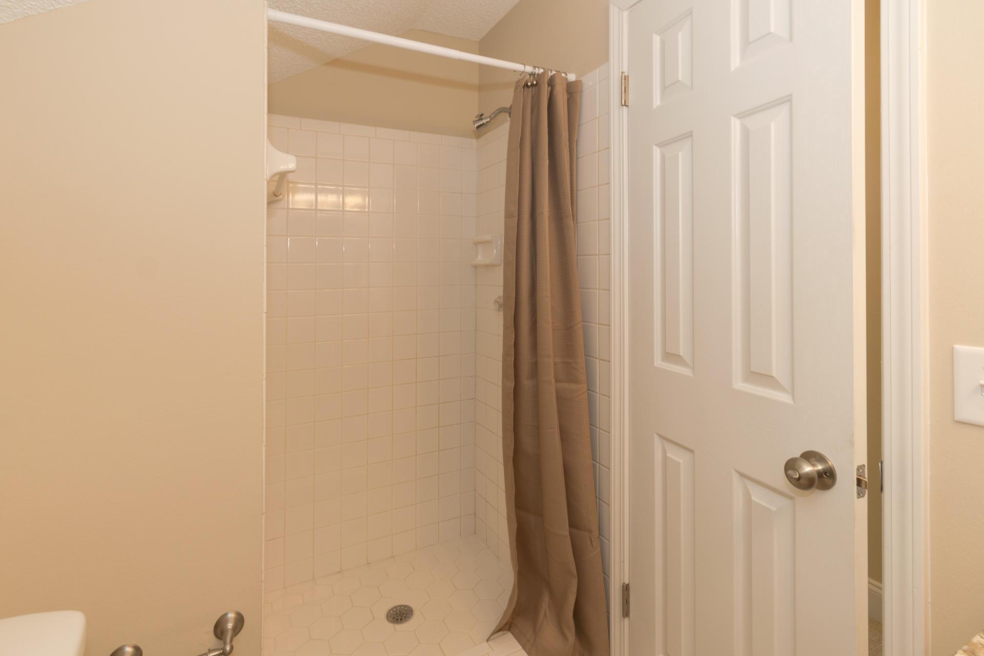 PARKWOOD LANE BLUEWATER BAY - Residential