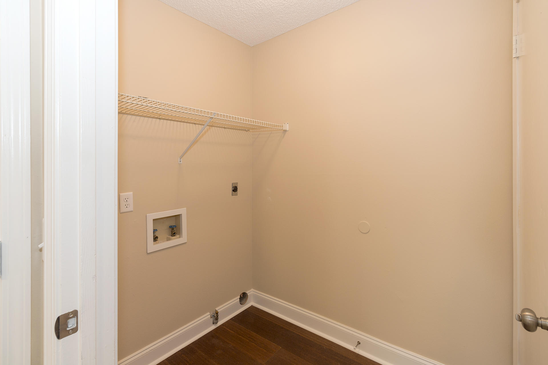 PARKWOOD LANE BLUEWATER BAY - Residential