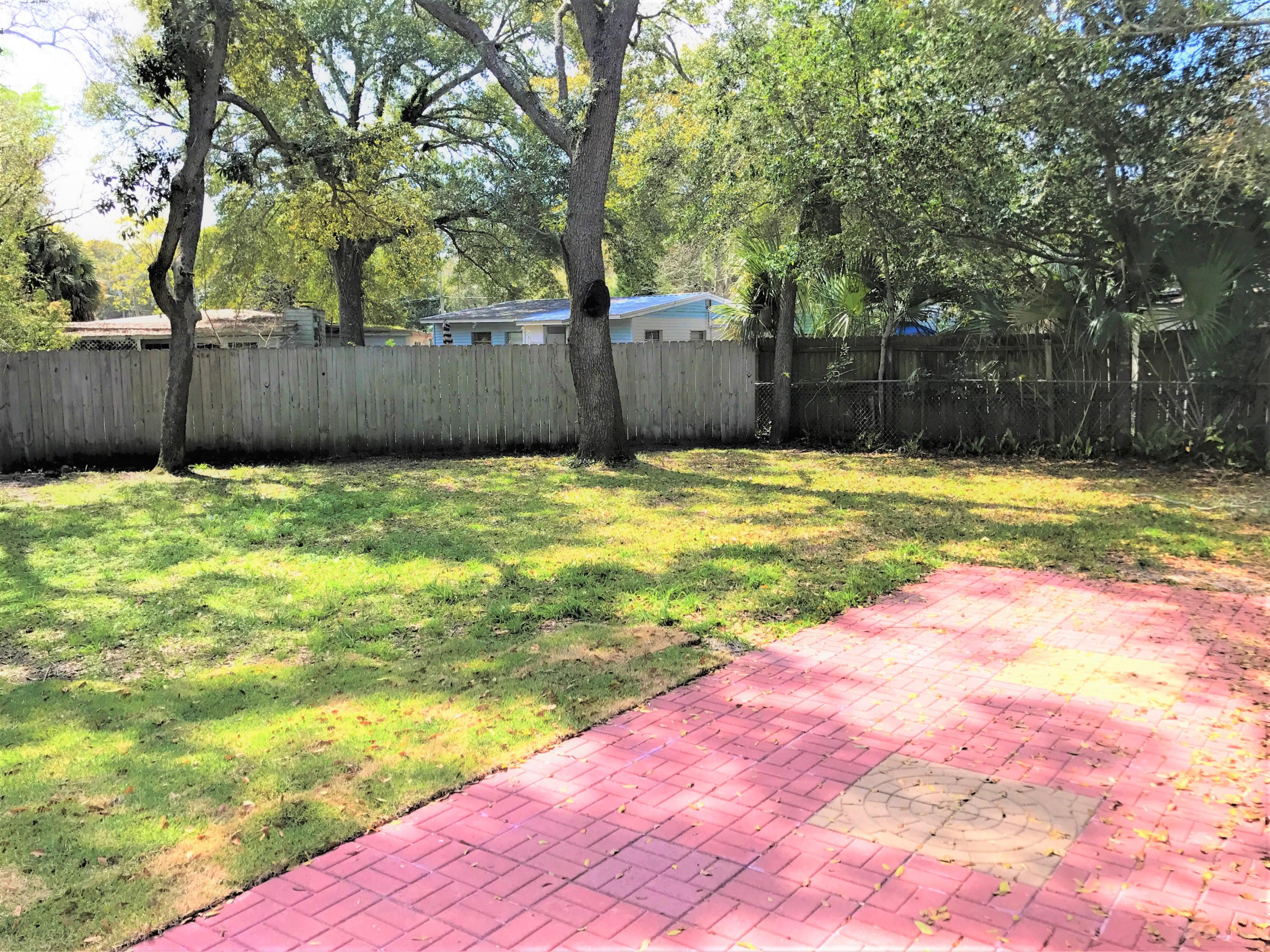 ELLIOTTS POINT RESUB - Residential Lease