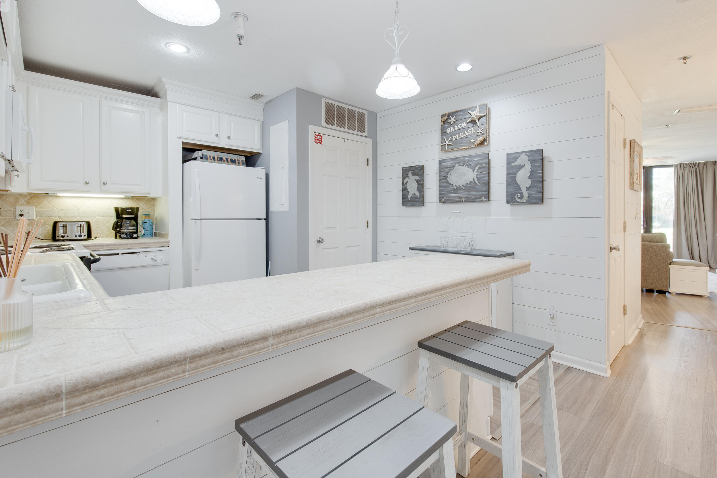 MAINSAIL CONDO PH 5 - Residential