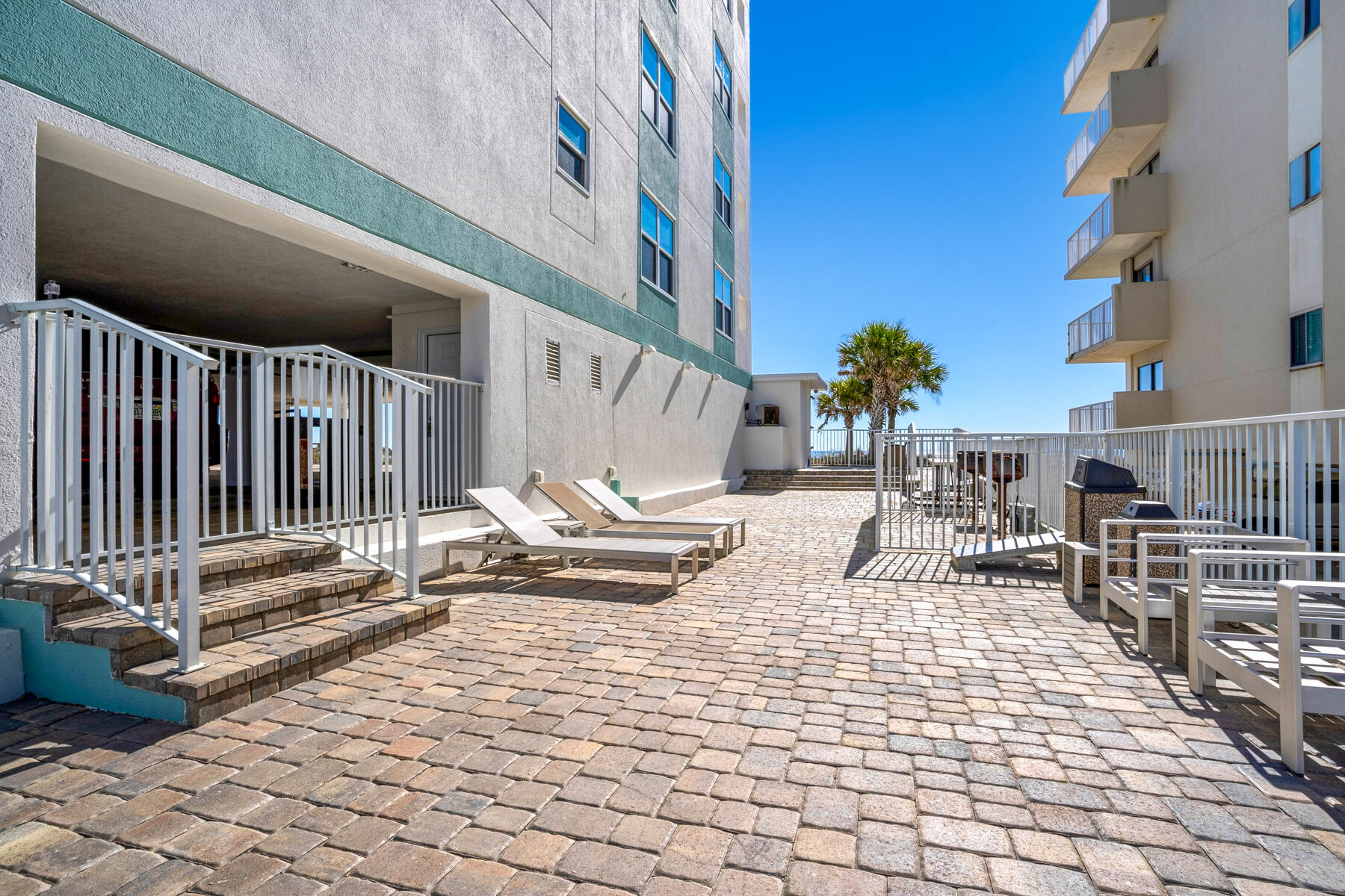 PALMS CONDO - Residential