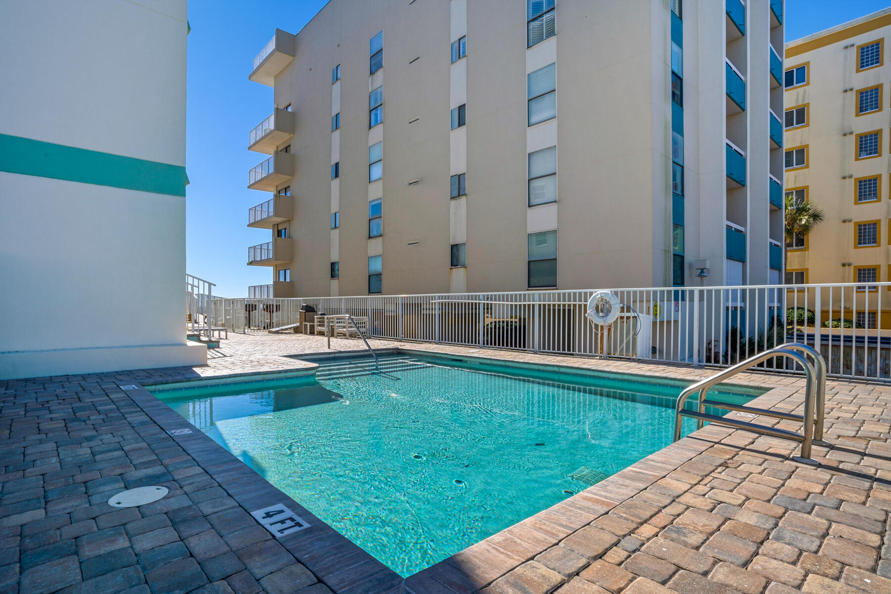 PALMS CONDO - Residential