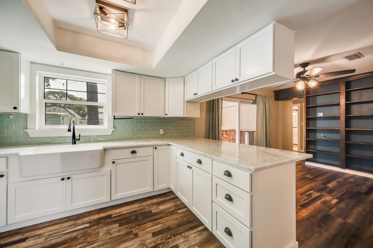 OAK TREE PARK - Residential
