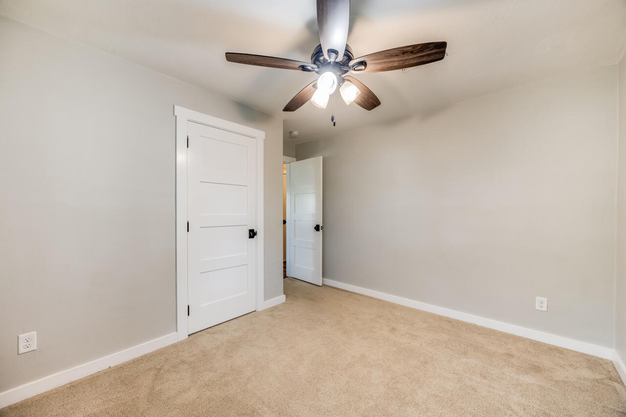 OAK TREE PARK - Residential
