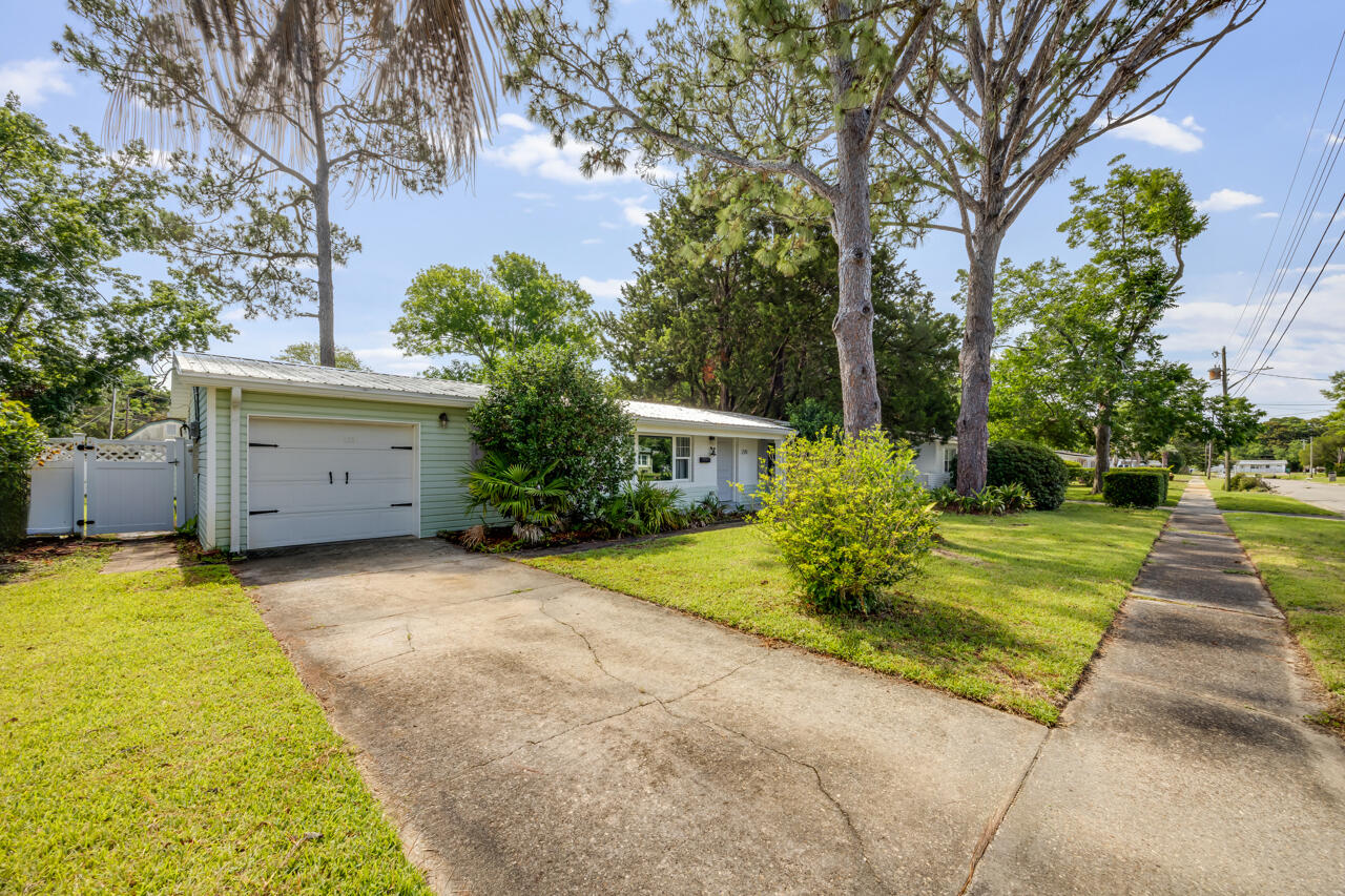 OAK TREE PARK - Residential