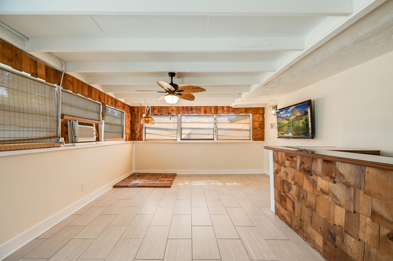 OAK TREE PARK - Residential
