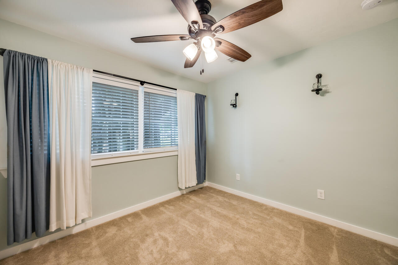 OAK TREE PARK - Residential