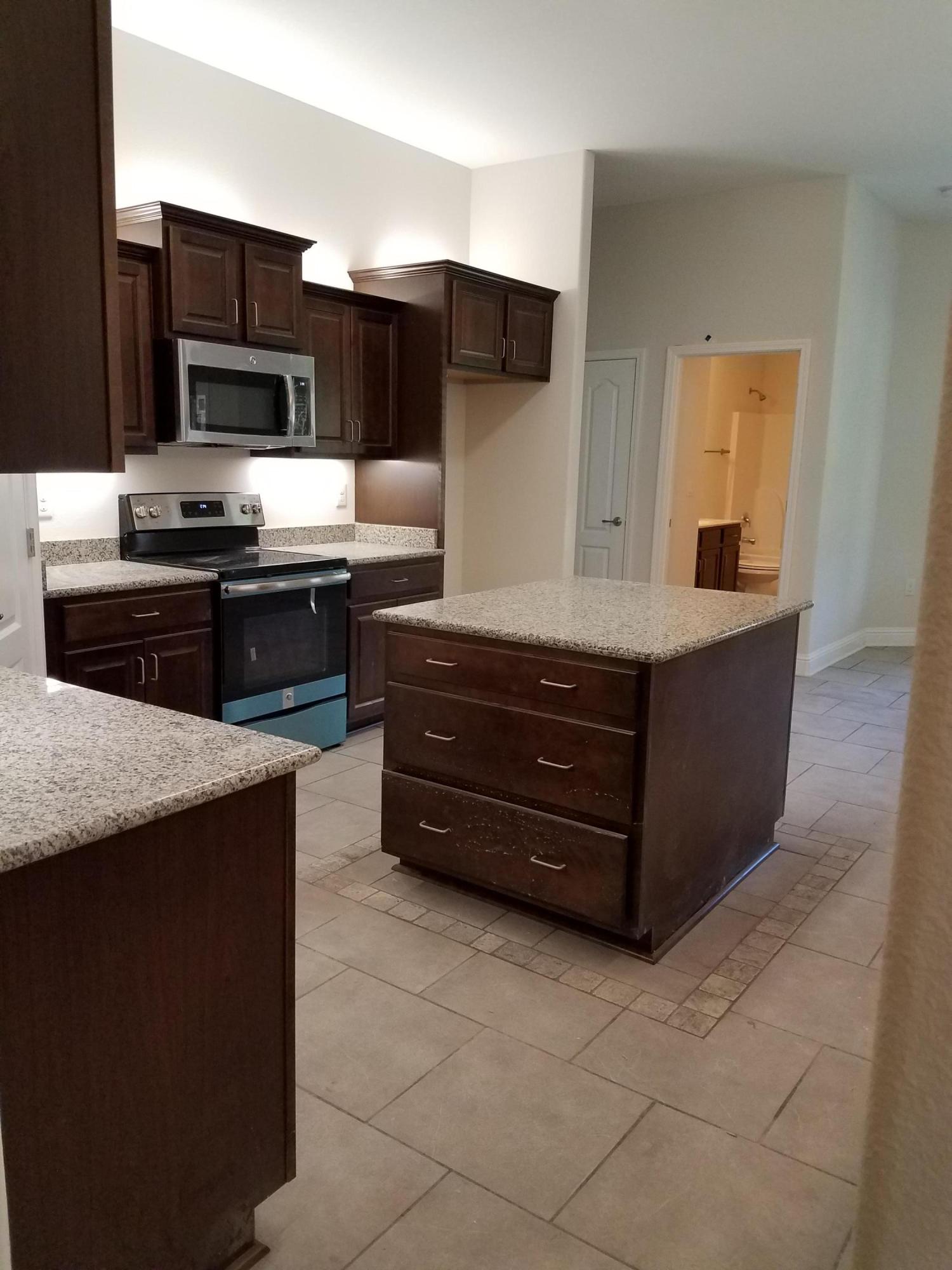 HOLLEY BY THE SEA - Residential