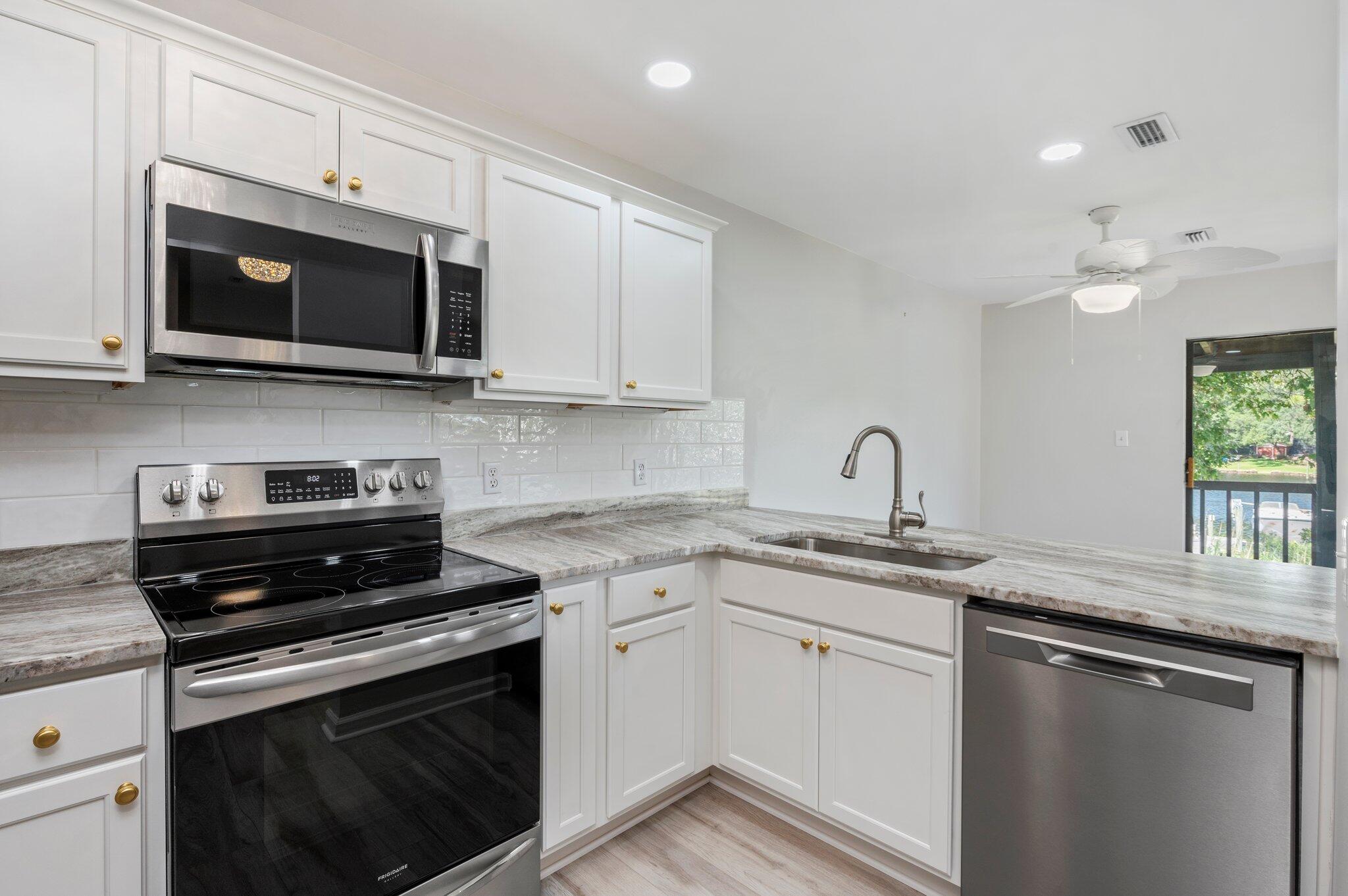 SWIFT BAYOU T/H - Residential Lease