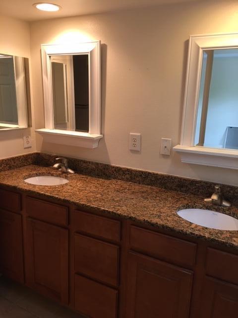 EAGLE BAY - Residential Lease