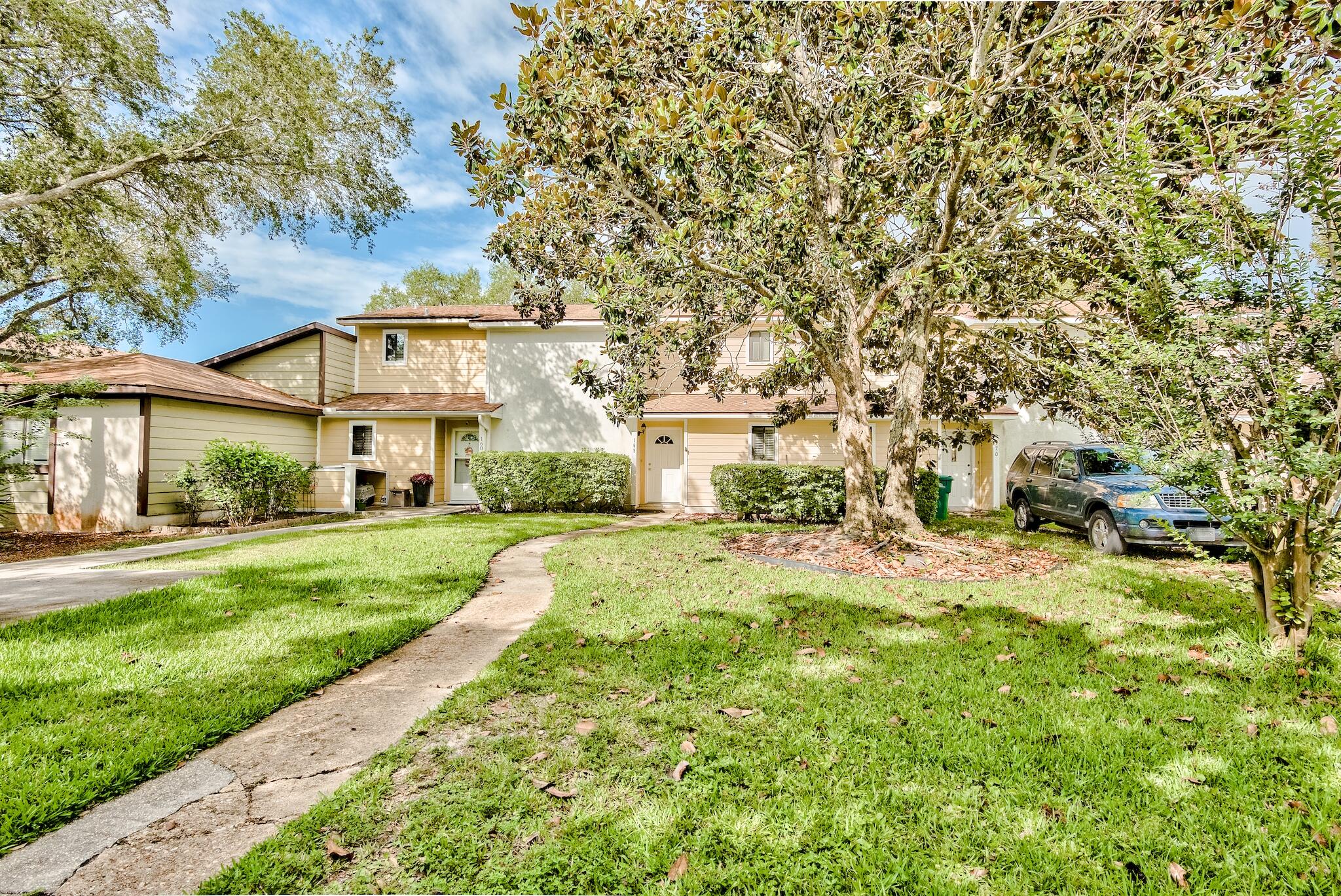 PINE RIDGE TRACE RE/SUB - Residential Lease