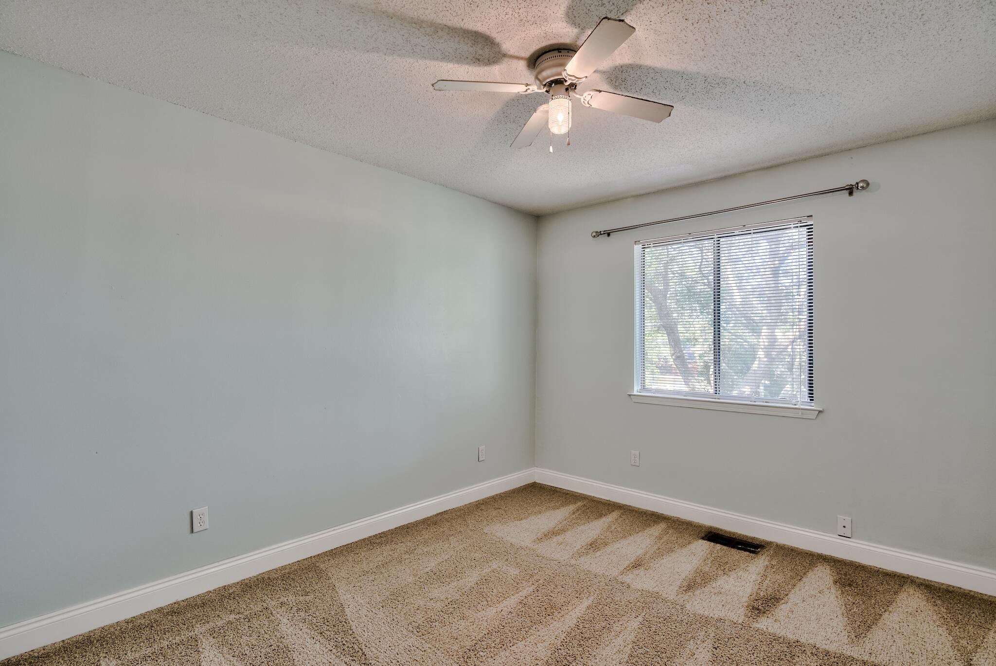 PINE RIDGE TRACE RE/SUB - Residential Lease