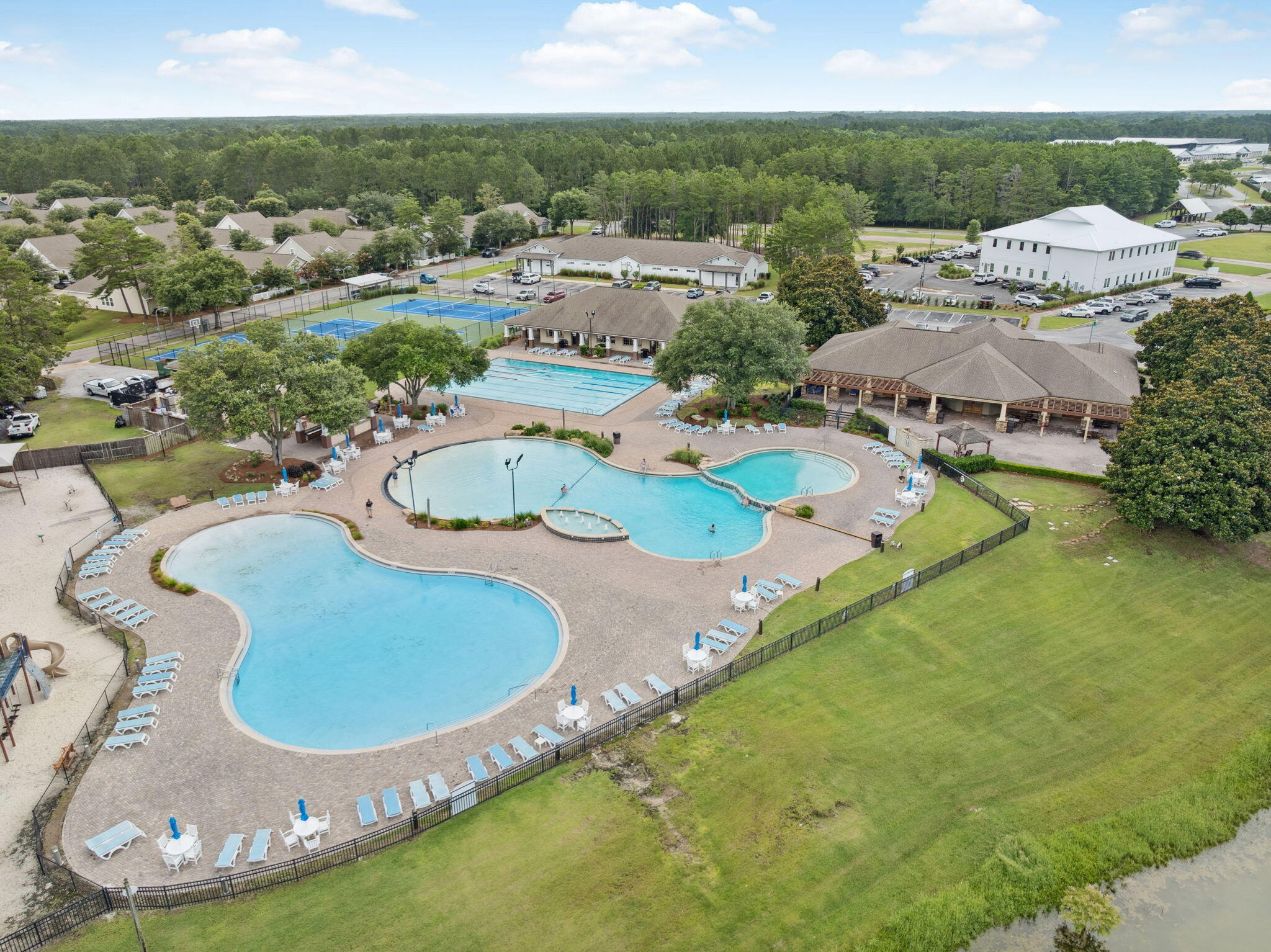 HAMMOCK BAY Symphony - Residential