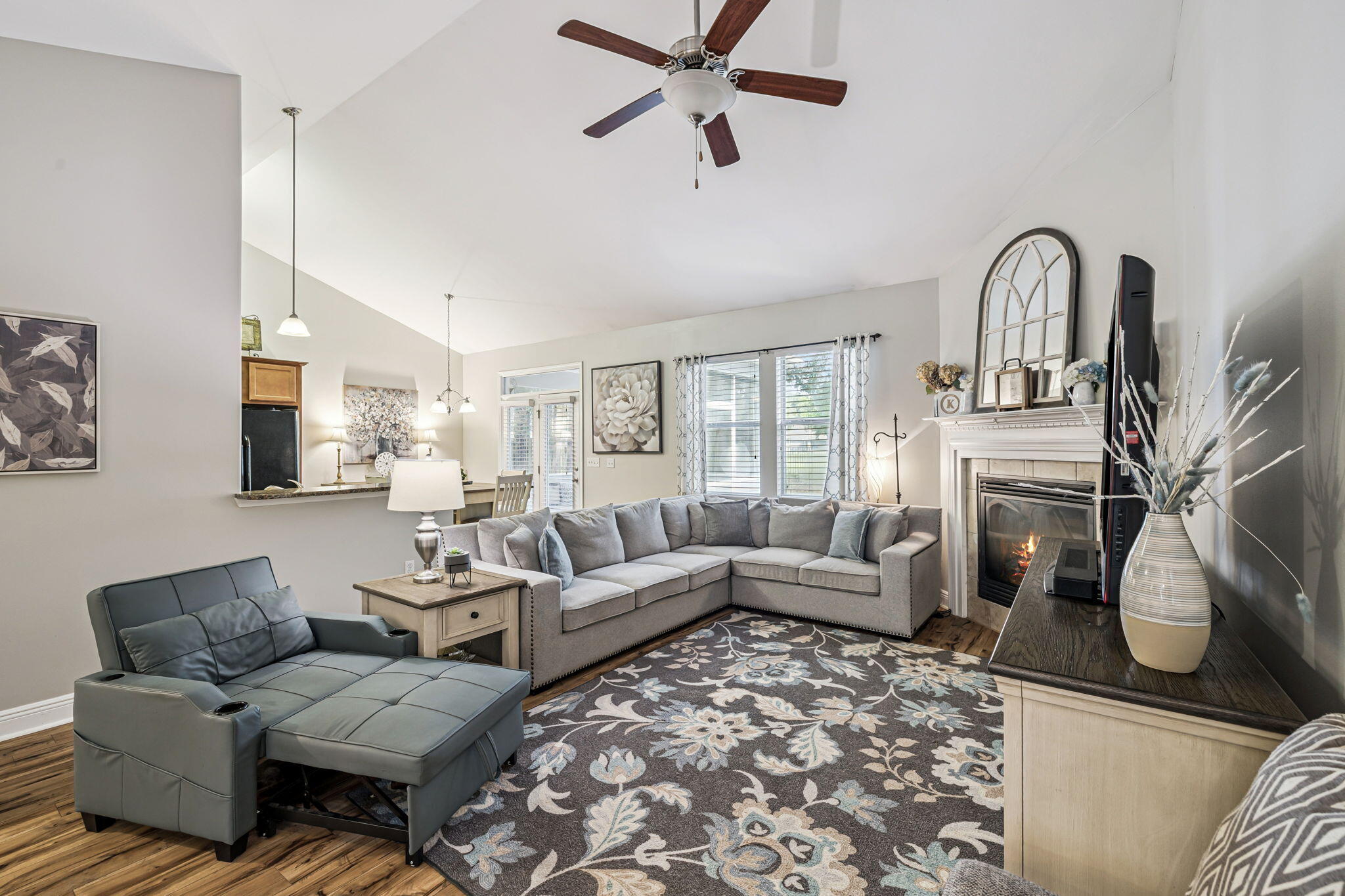 HAMMOCK BAY Symphony - Residential