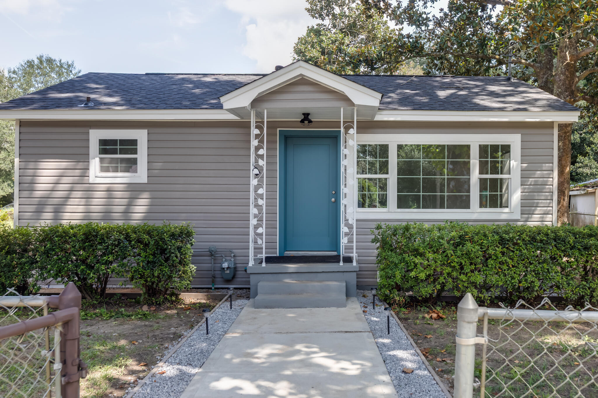 Welcome to 204 Rocky Ave! A charming cottage feel on the outside with modern updates on the inside. Beautifully renovated with new LVP flooring, new quartz countertops, all new appliances, new vinyl siding, new windows, new A/C put in 2 months ago, new roof (2024), and a new tankless hot water heater! There is a new park and pond 1 minute away! With a little over a quarter of an acre there is plenty of room to park a boat, rv, and still have room to add a garden and chicken coop!