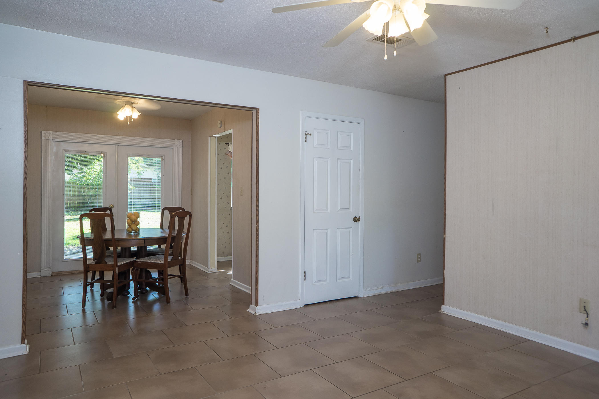 Carol Anne Manor 1st Addn - Residential